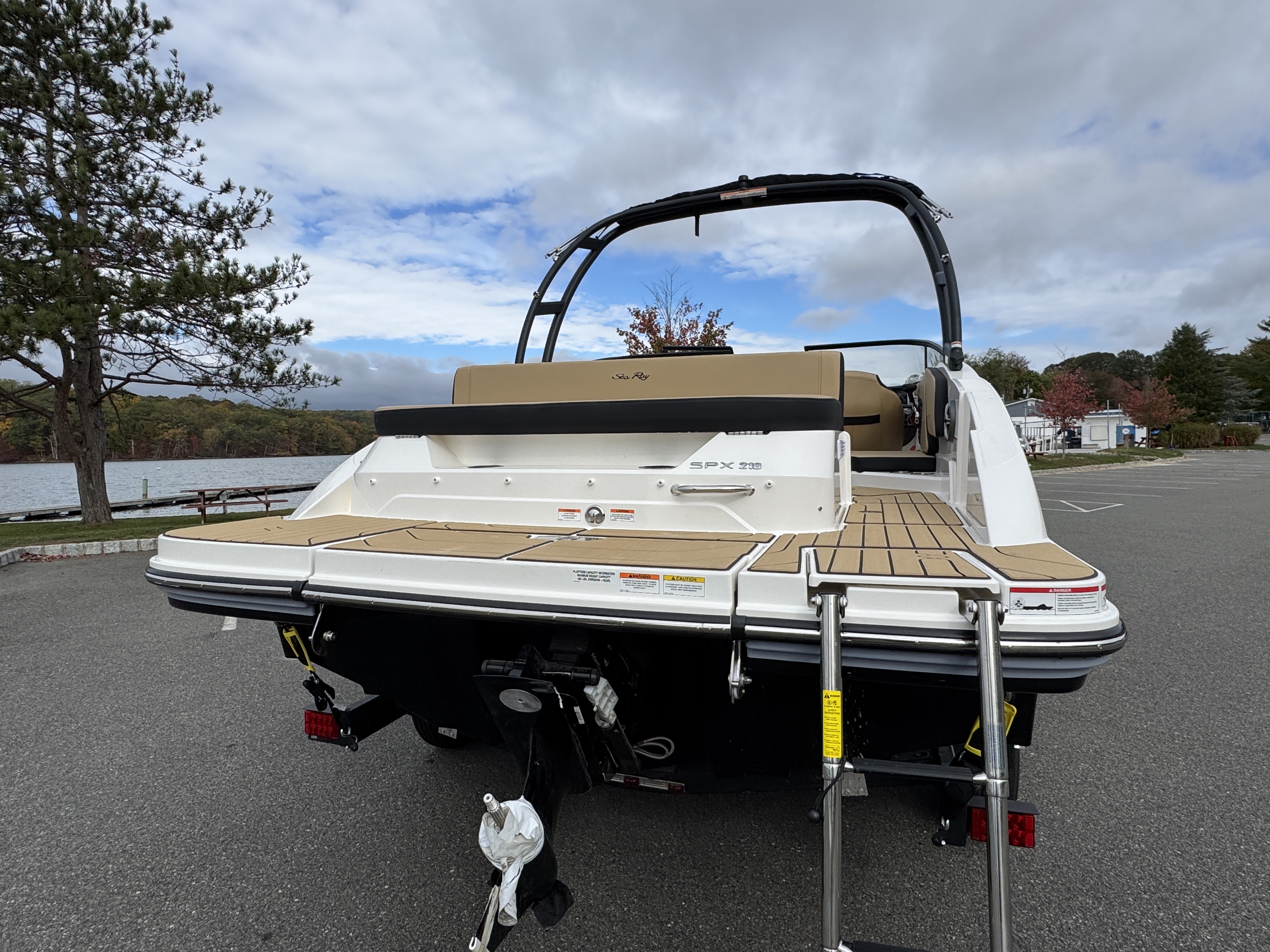 2026 Sea Ray SPX 210 Image Thumbnail #36