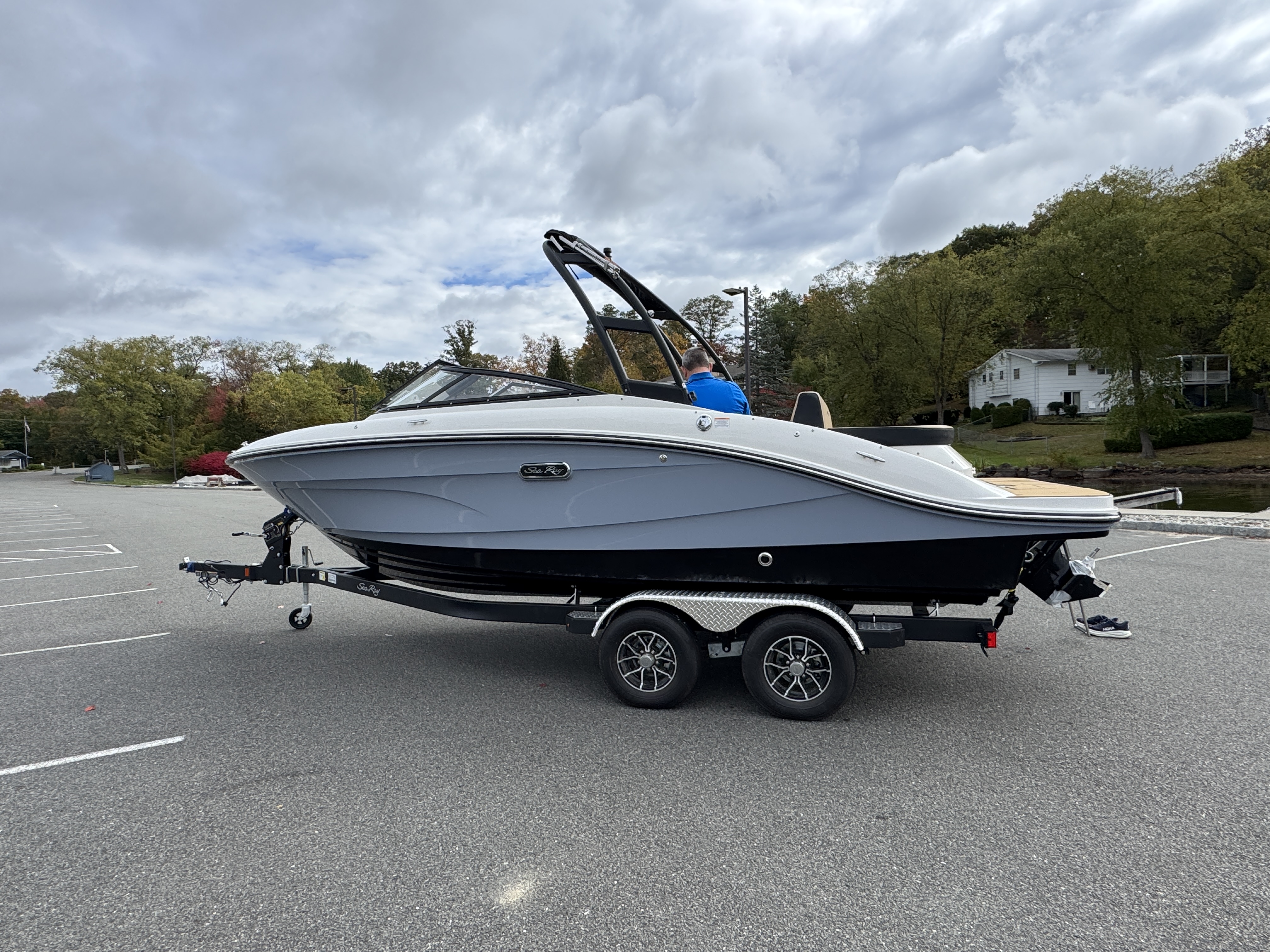 2026 Sea Ray SPX 210 Image Thumbnail #16