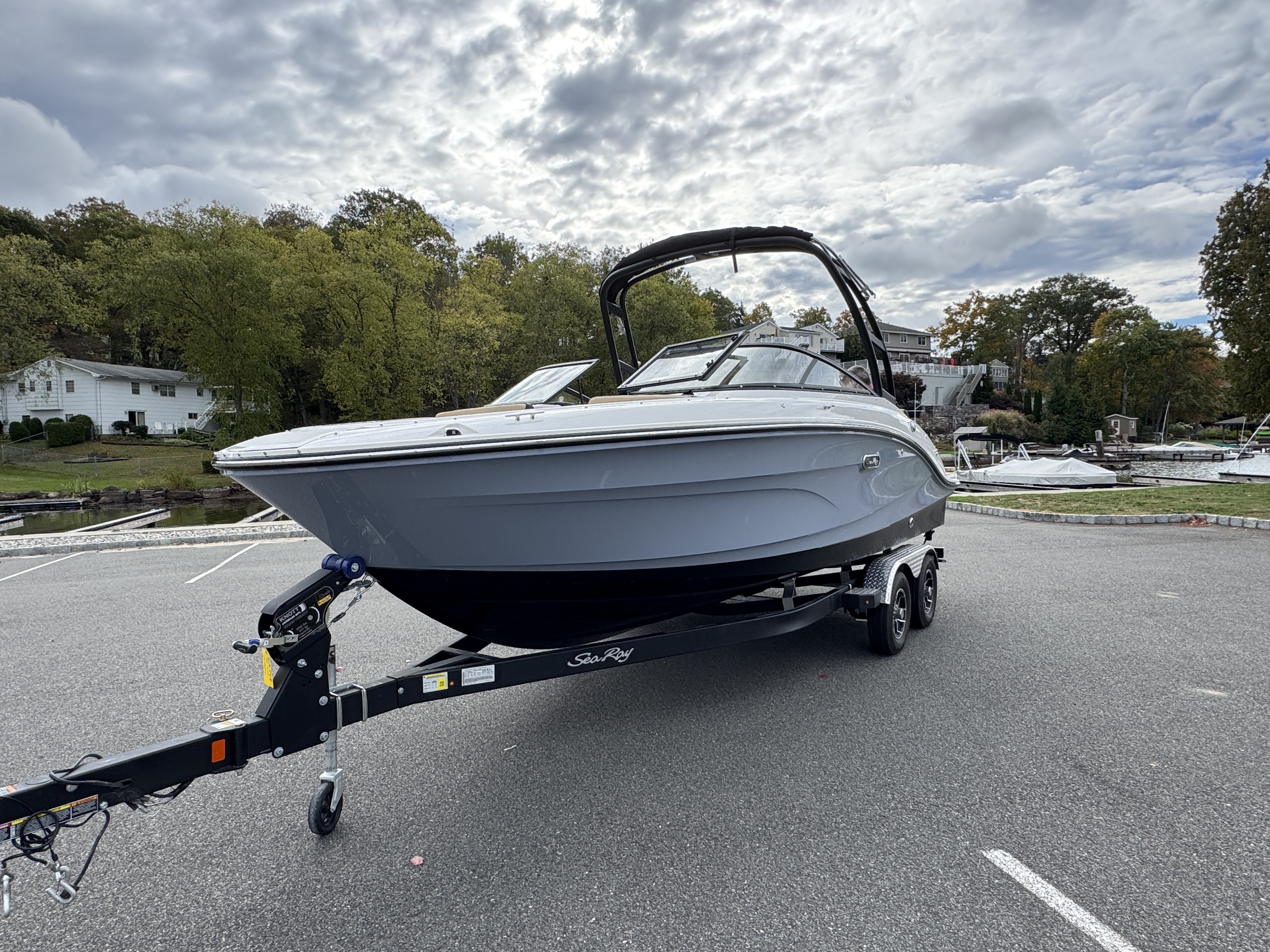 2026 Sea Ray SPX 210 Image Thumbnail #2