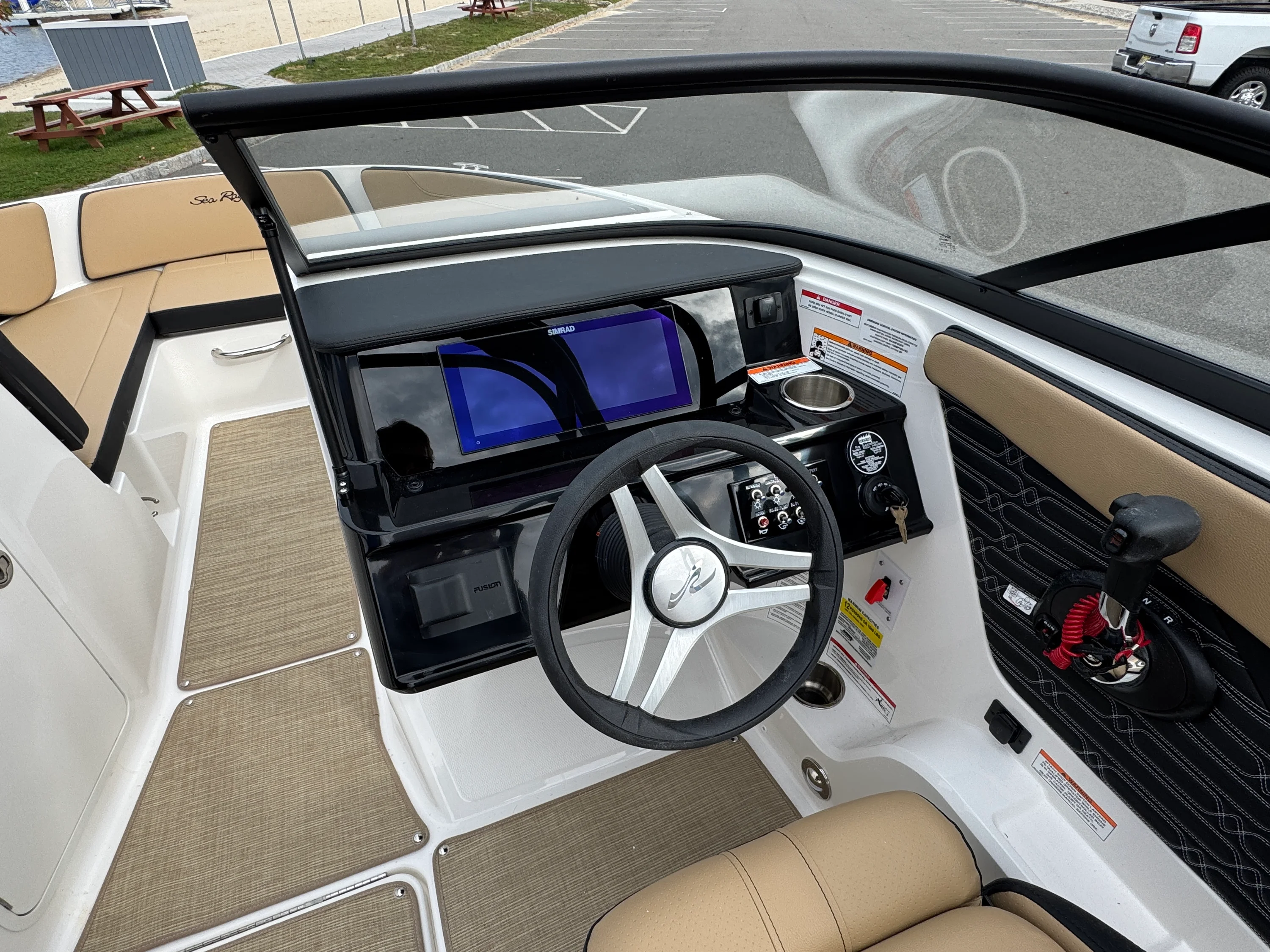 2026 Sea Ray SPX 210 Image Thumbnail #11