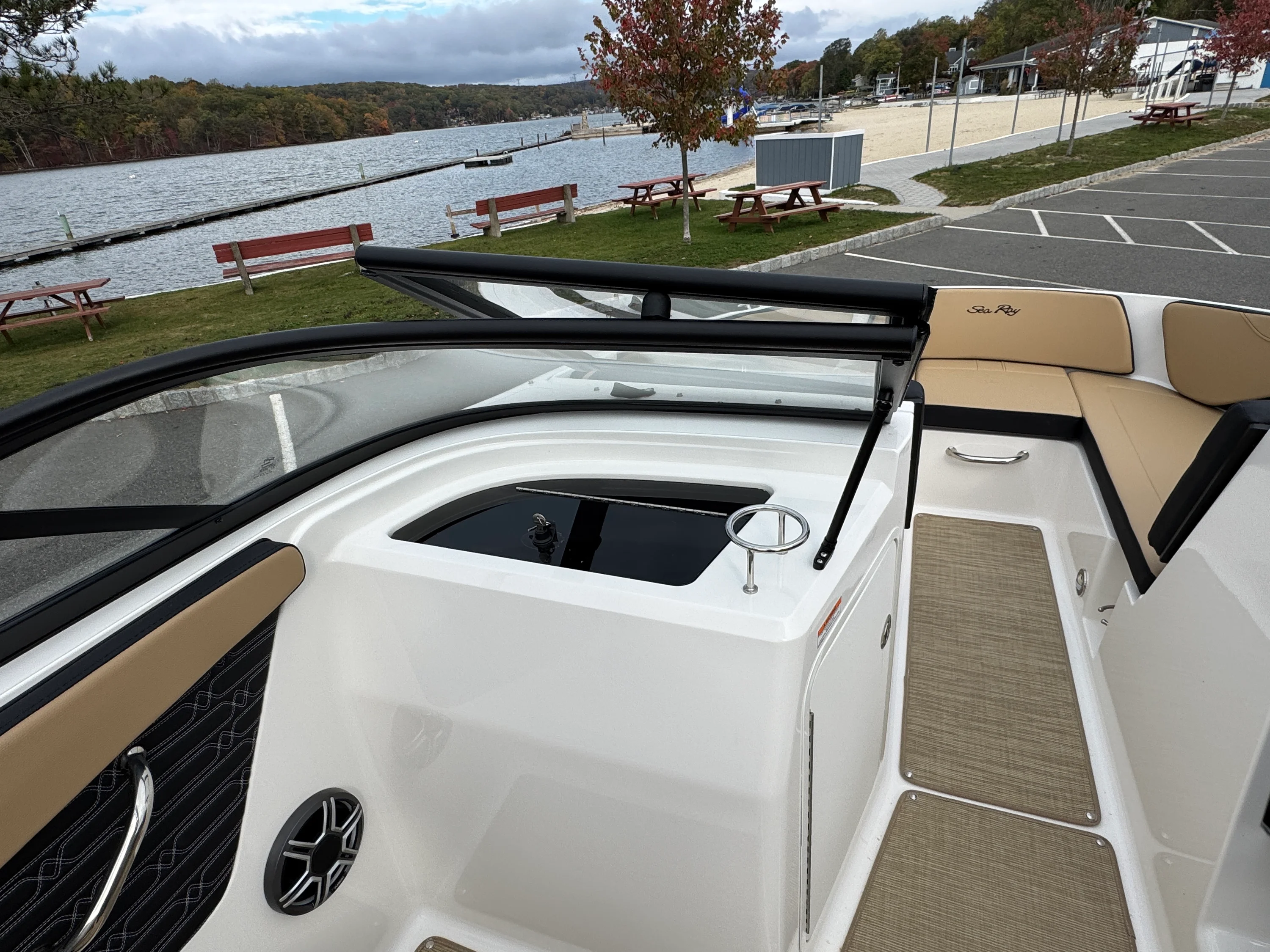 2026 Sea Ray SPX 210 Image Thumbnail #17