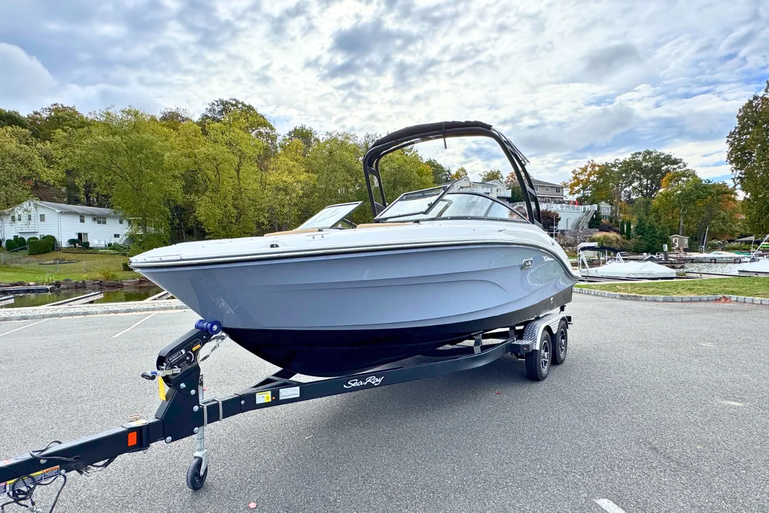 2026 Sea Ray SPX 210 Image Thumbnail #2