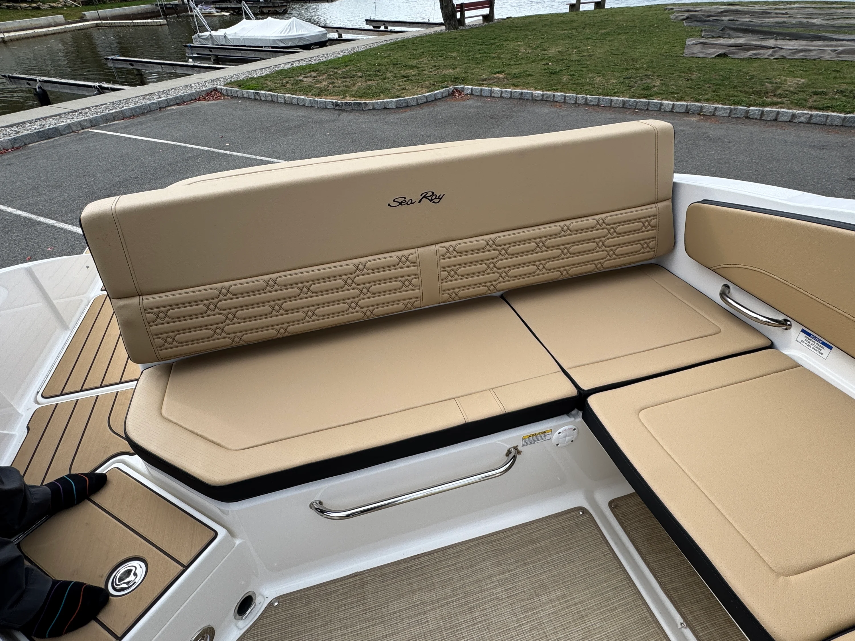 2026 Sea Ray SPX 210 Image Thumbnail #7