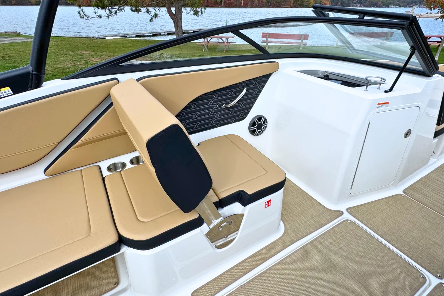 2026 Sea Ray SPX 210 Image Thumbnail #14