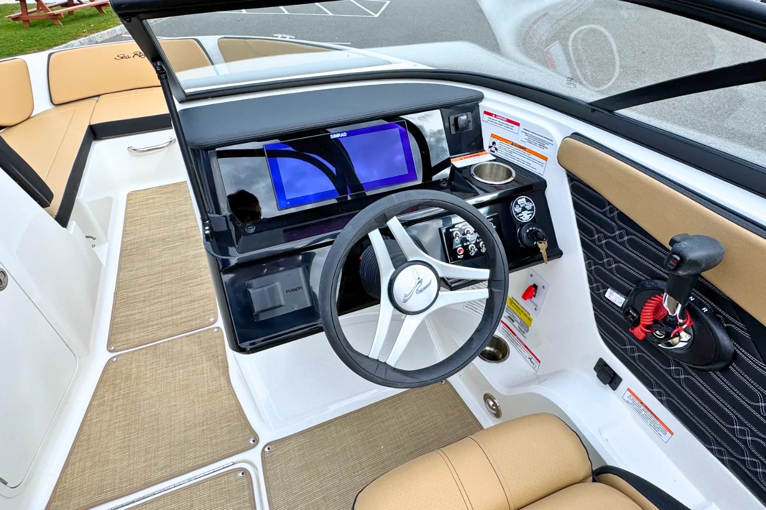 2026 Sea Ray SPX 210 Image Thumbnail #11