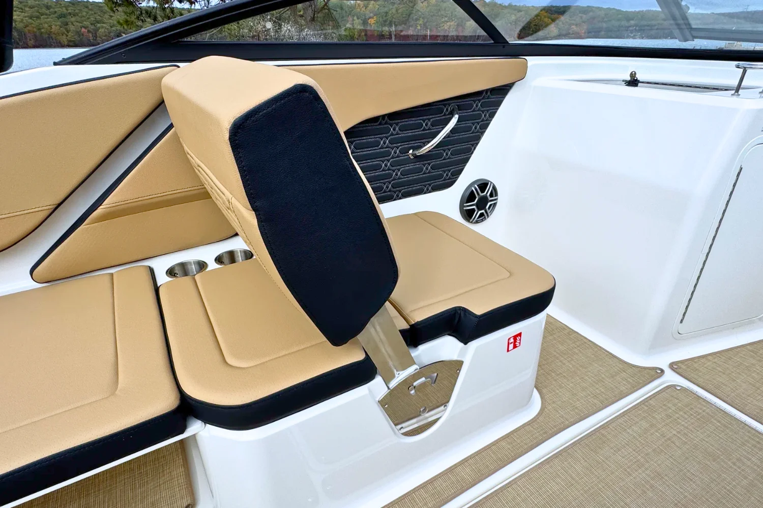 2026 Sea Ray SPX 210 Image Thumbnail #15