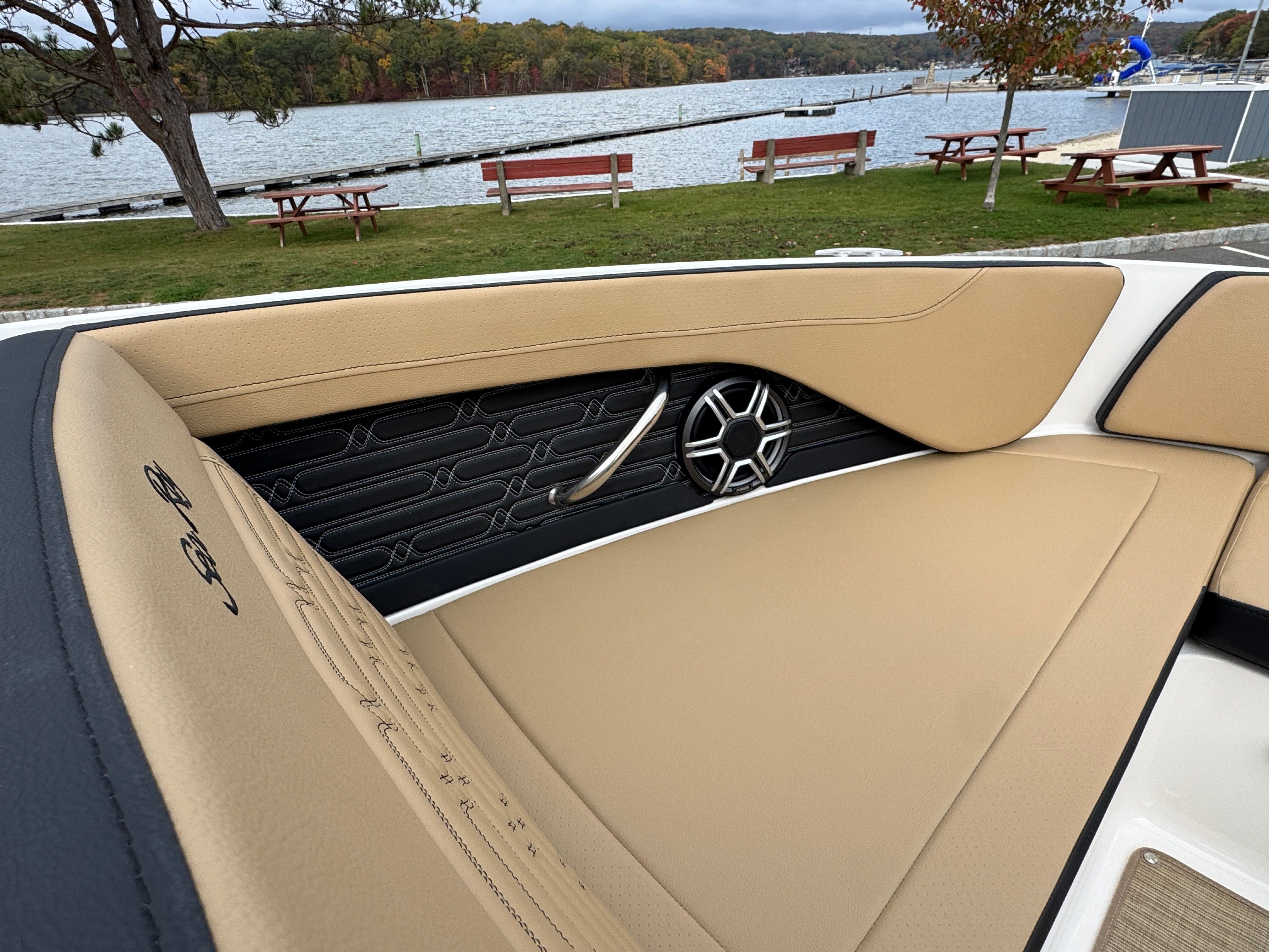 2026 Sea Ray SPX 210 Image Thumbnail #19