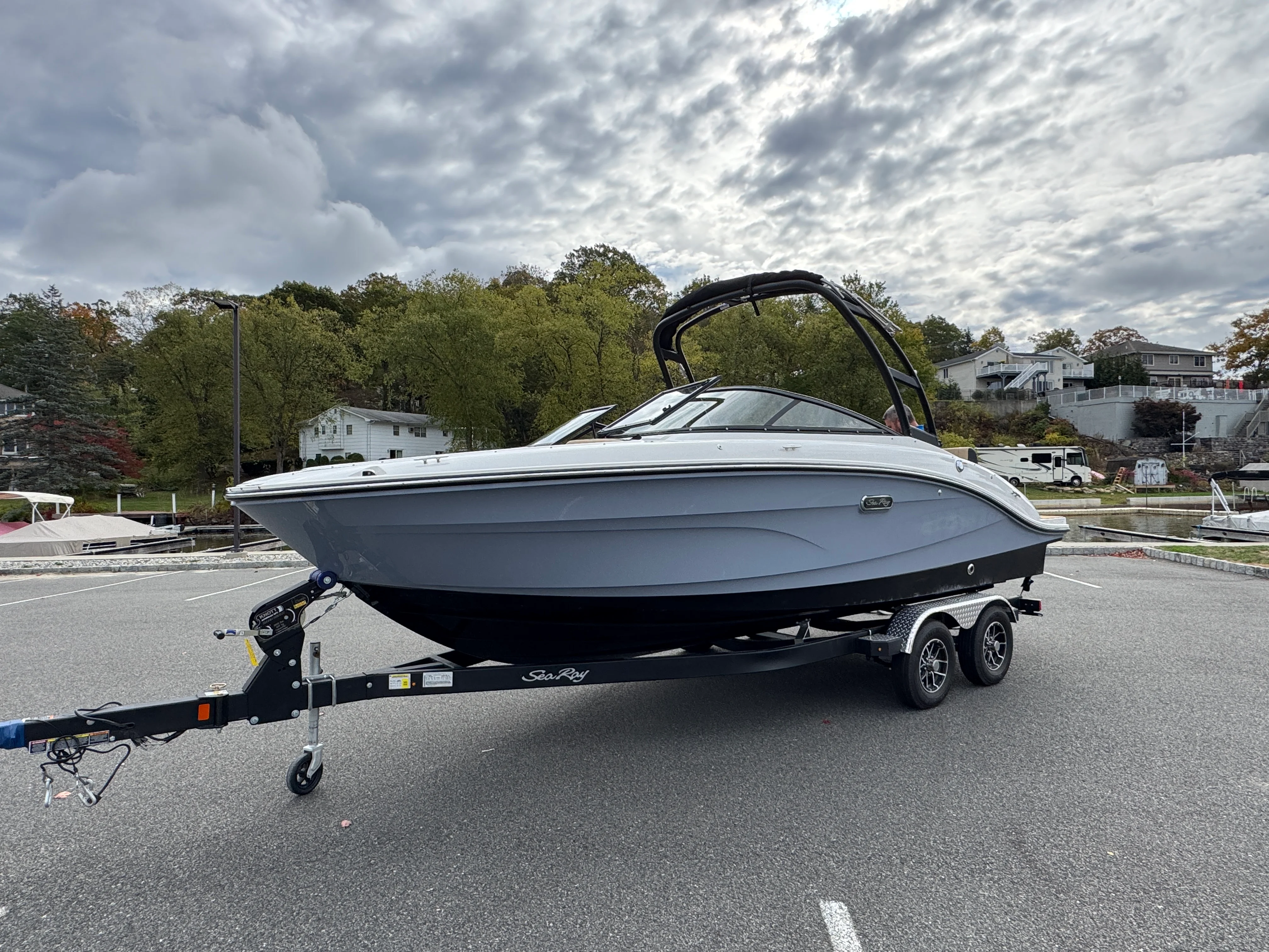 2026 Sea Ray SPX 210 Image Thumbnail #2