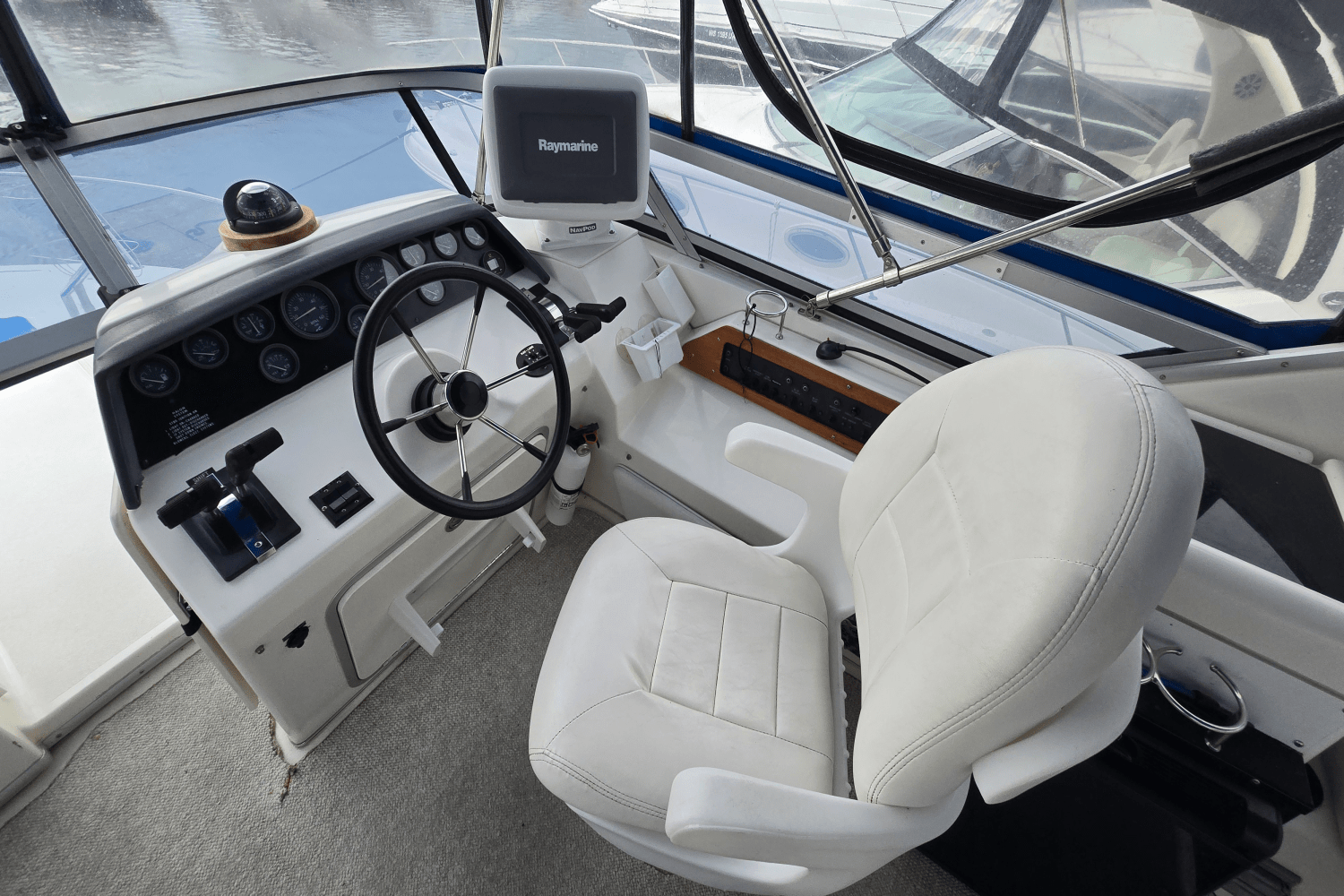 1992 Sea Ray 350 EXPRESS BRIDGE Image Thumbnail #15