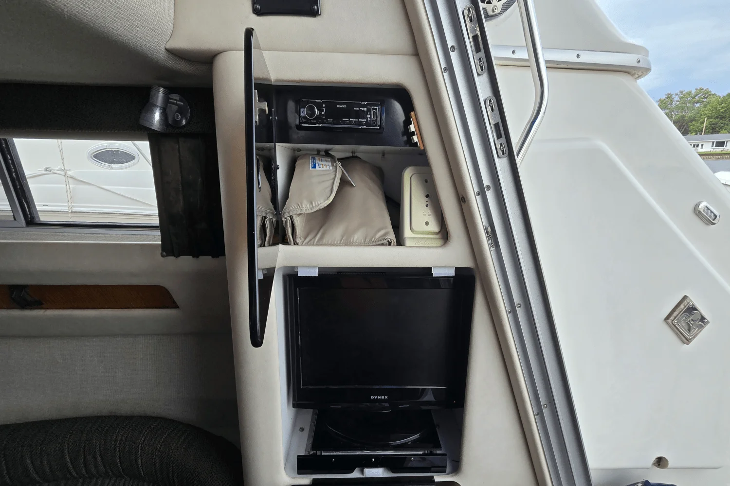 1992 Sea Ray 350 EXPRESS BRIDGE Image Thumbnail #26