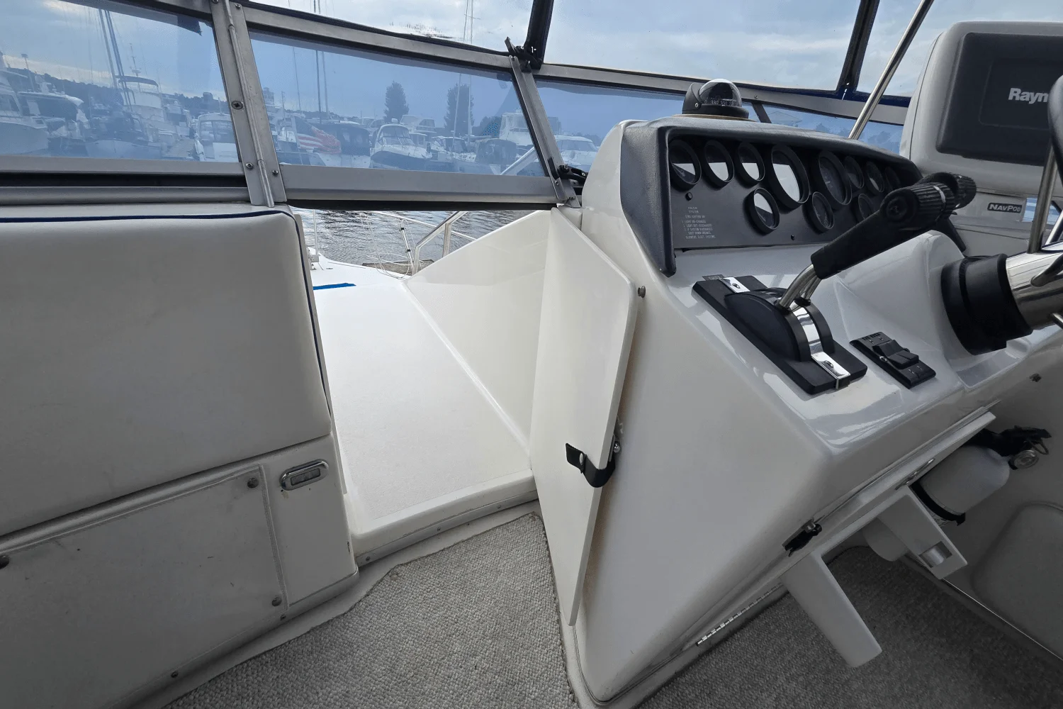 1992 Sea Ray 350 EXPRESS BRIDGE Image Thumbnail #13