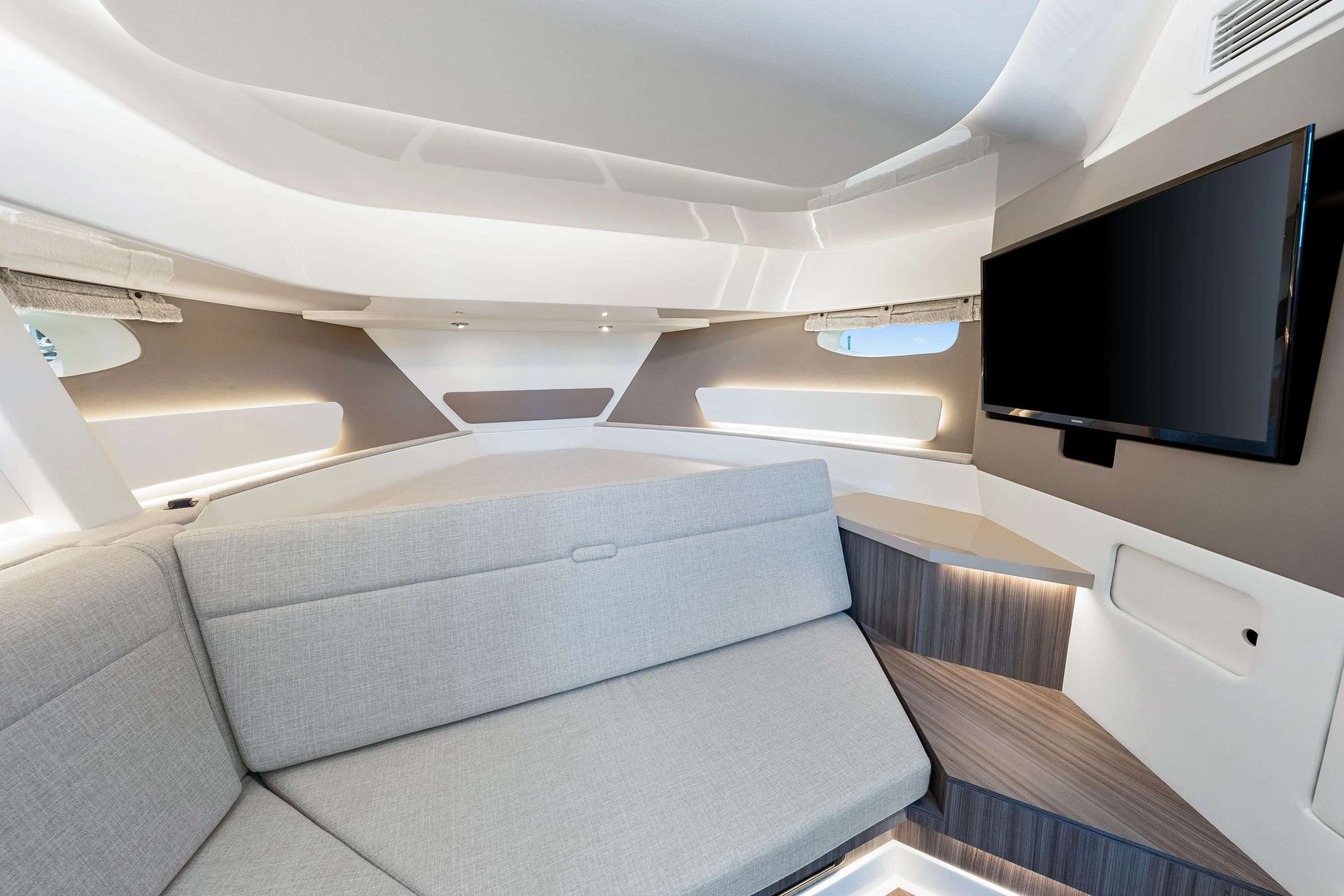 2026 Sea Ray Sundancer 370 Outboard Image Thumbnail #82