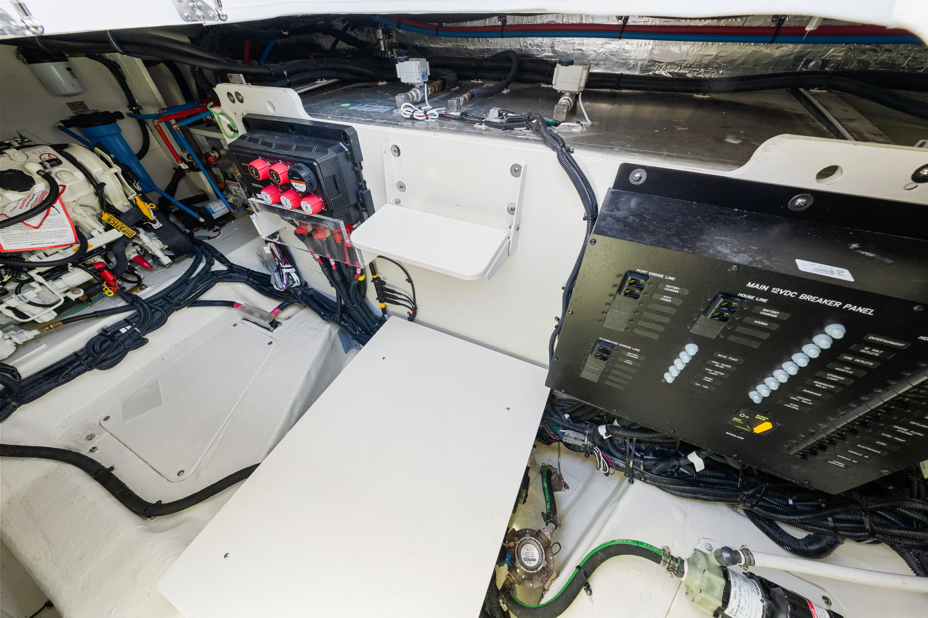 2026 Sea Ray Sundancer 370 Outboard Image Thumbnail #88