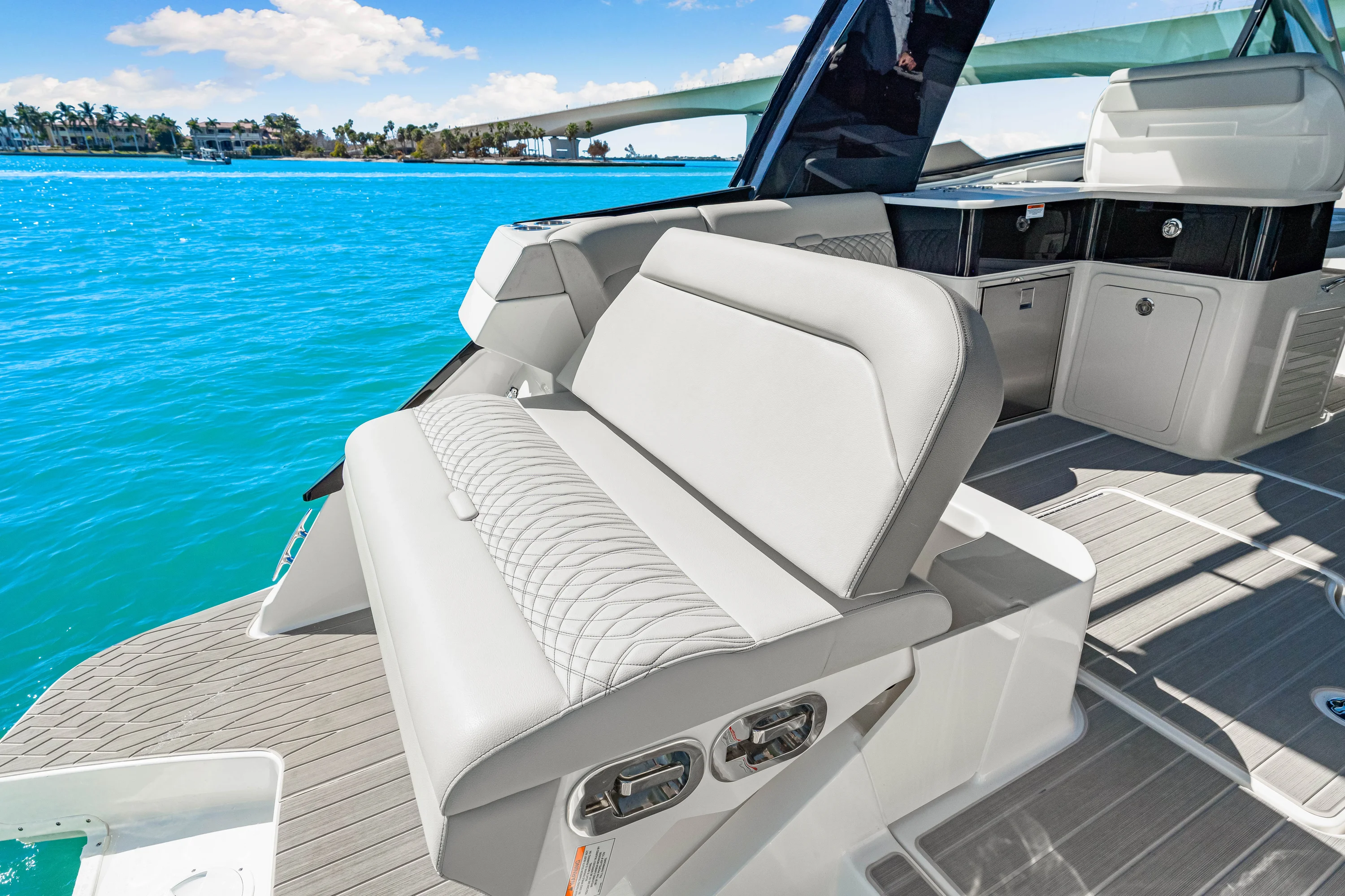 2026 Sea Ray Sundancer 370 Outboard Image Thumbnail #59