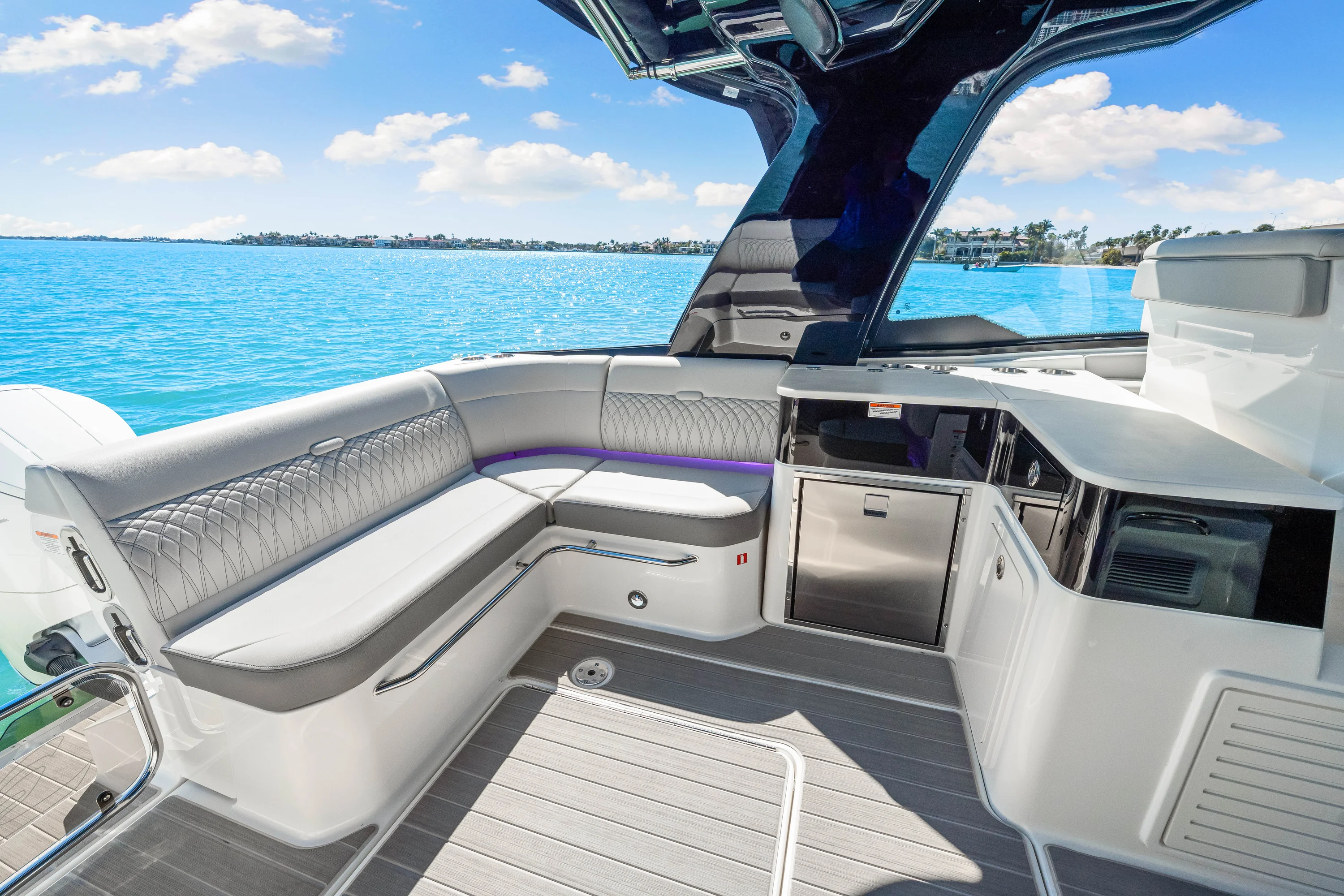 2026 Sea Ray Sundancer 370 Outboard Image Thumbnail #41