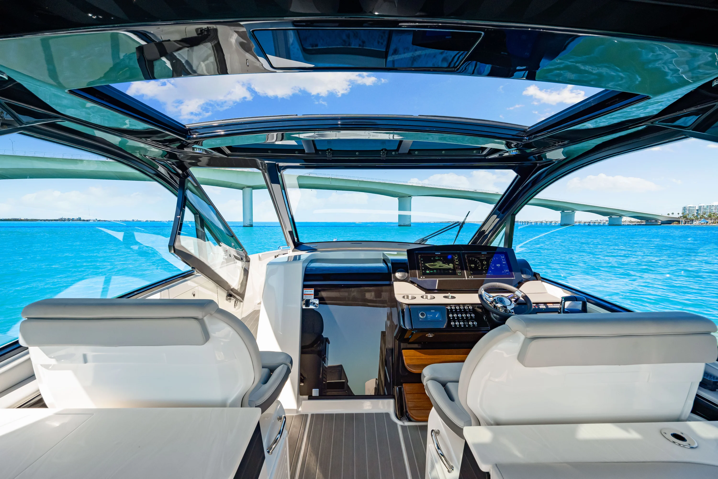 2026 Sea Ray Sundancer 370 Outboard Image Thumbnail #44