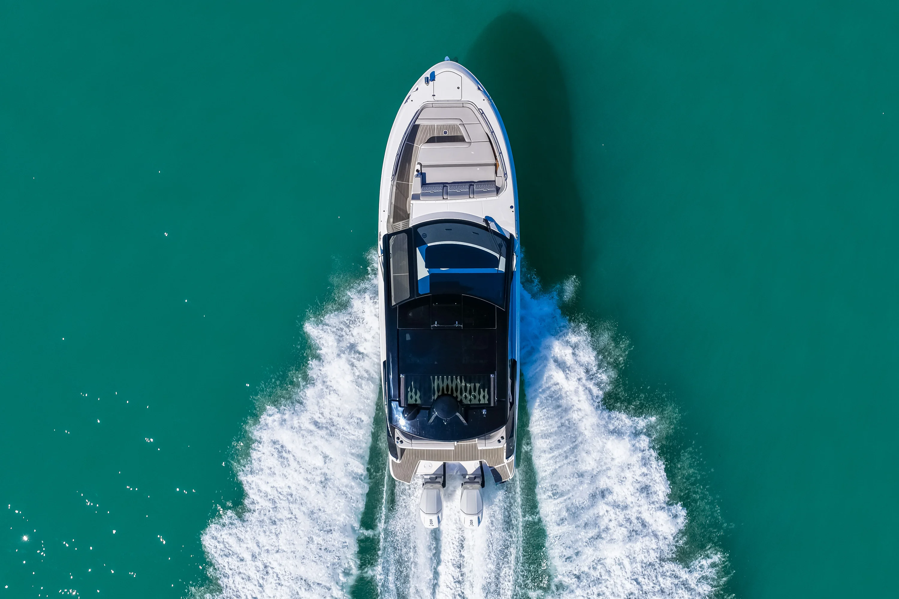 2026 Sea Ray Sundancer 370 Outboard Image Thumbnail #7