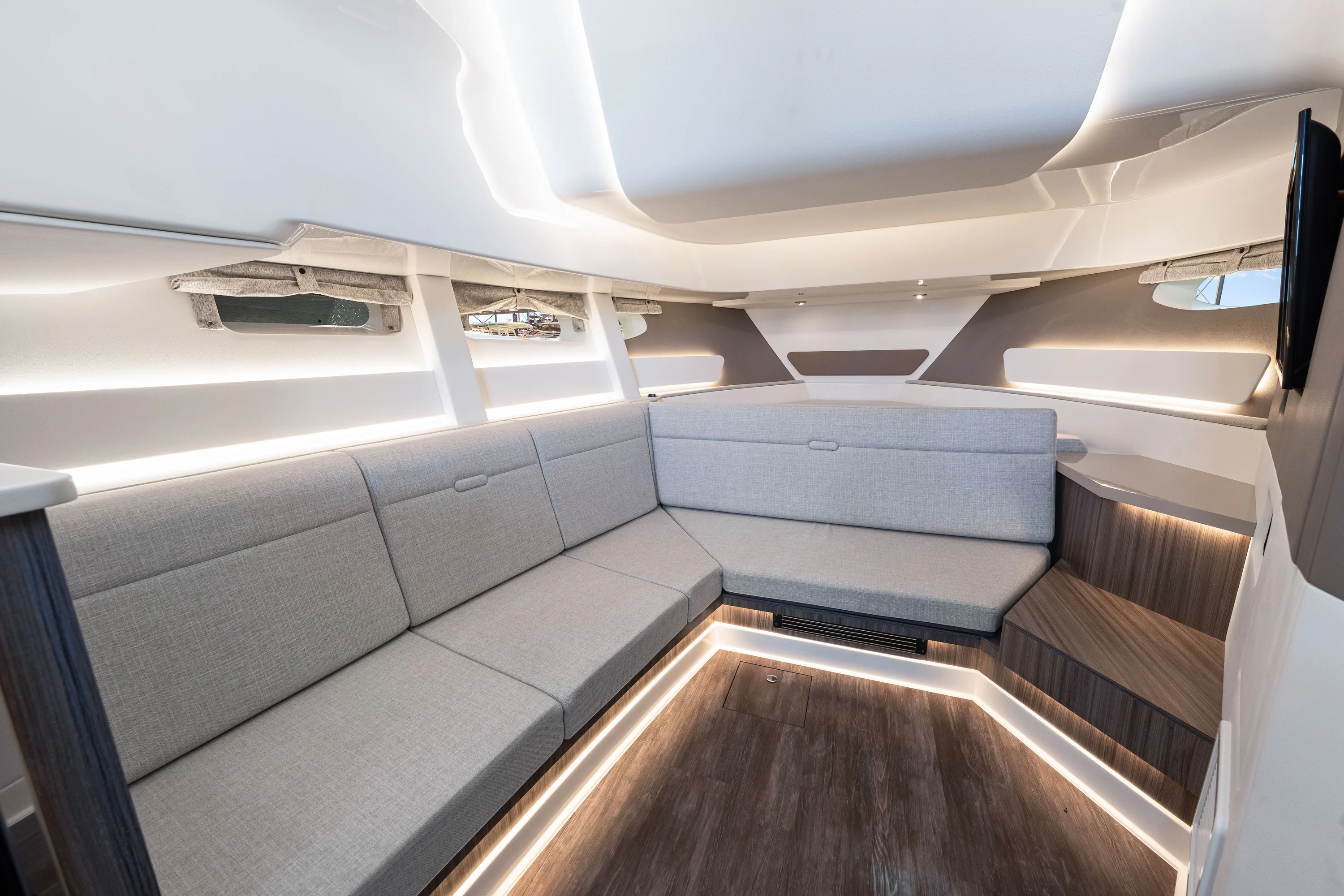 2026 Sea Ray Sundancer 370 Outboard Image Thumbnail #81