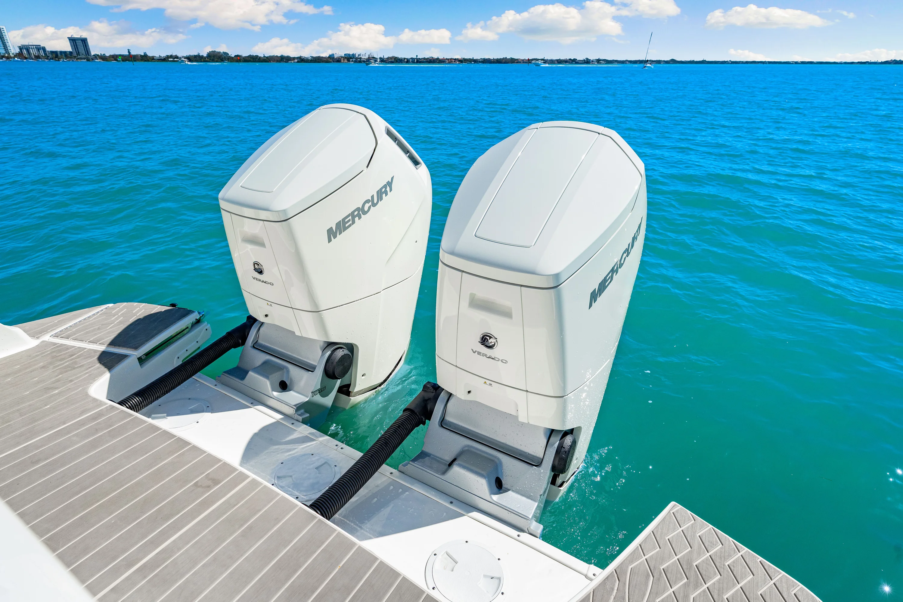 2026 Sea Ray Sundancer 370 Outboard Image Thumbnail #39