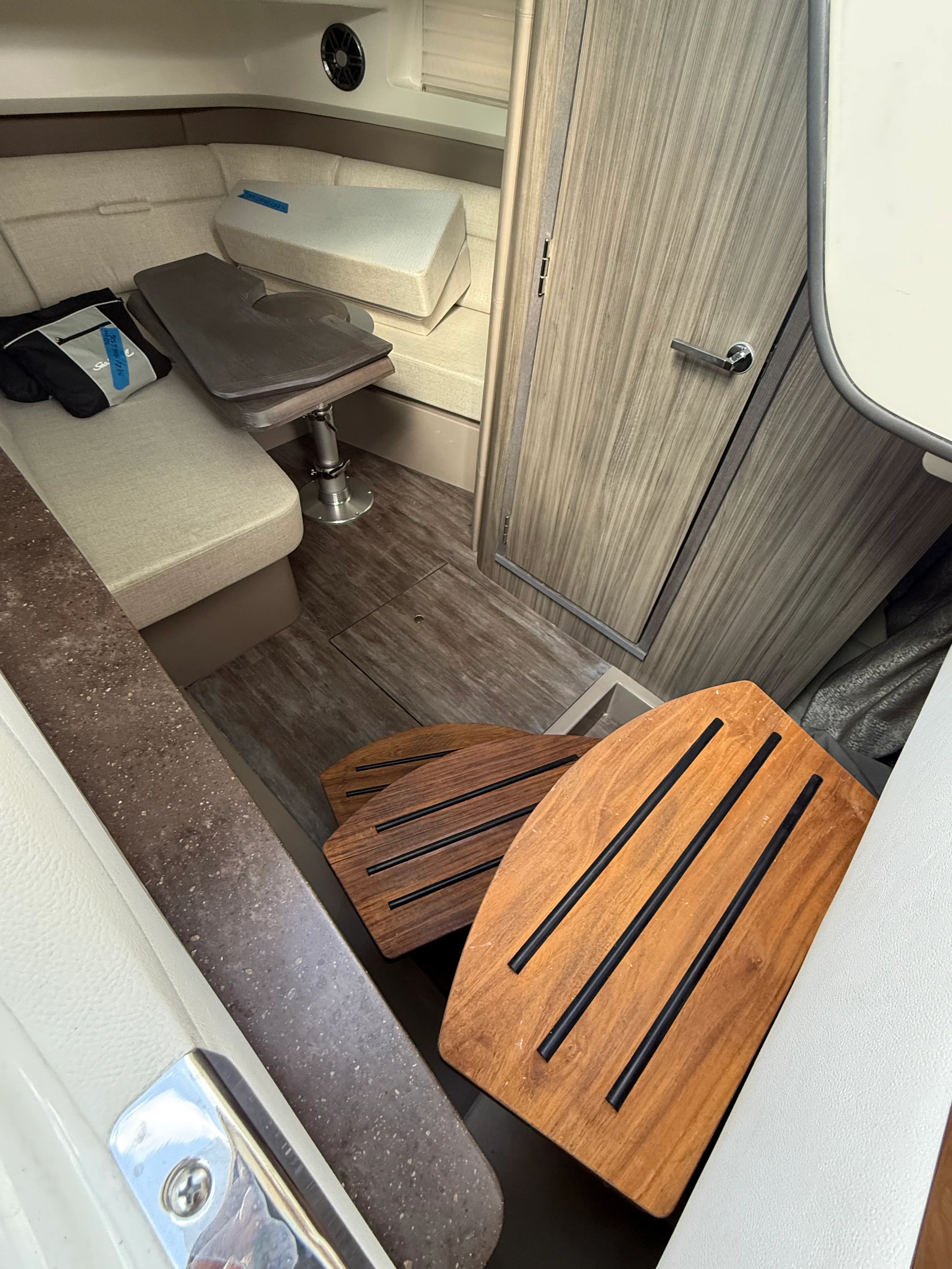 2026 Sea Ray SLX 400 Outboard Image Thumbnail #33