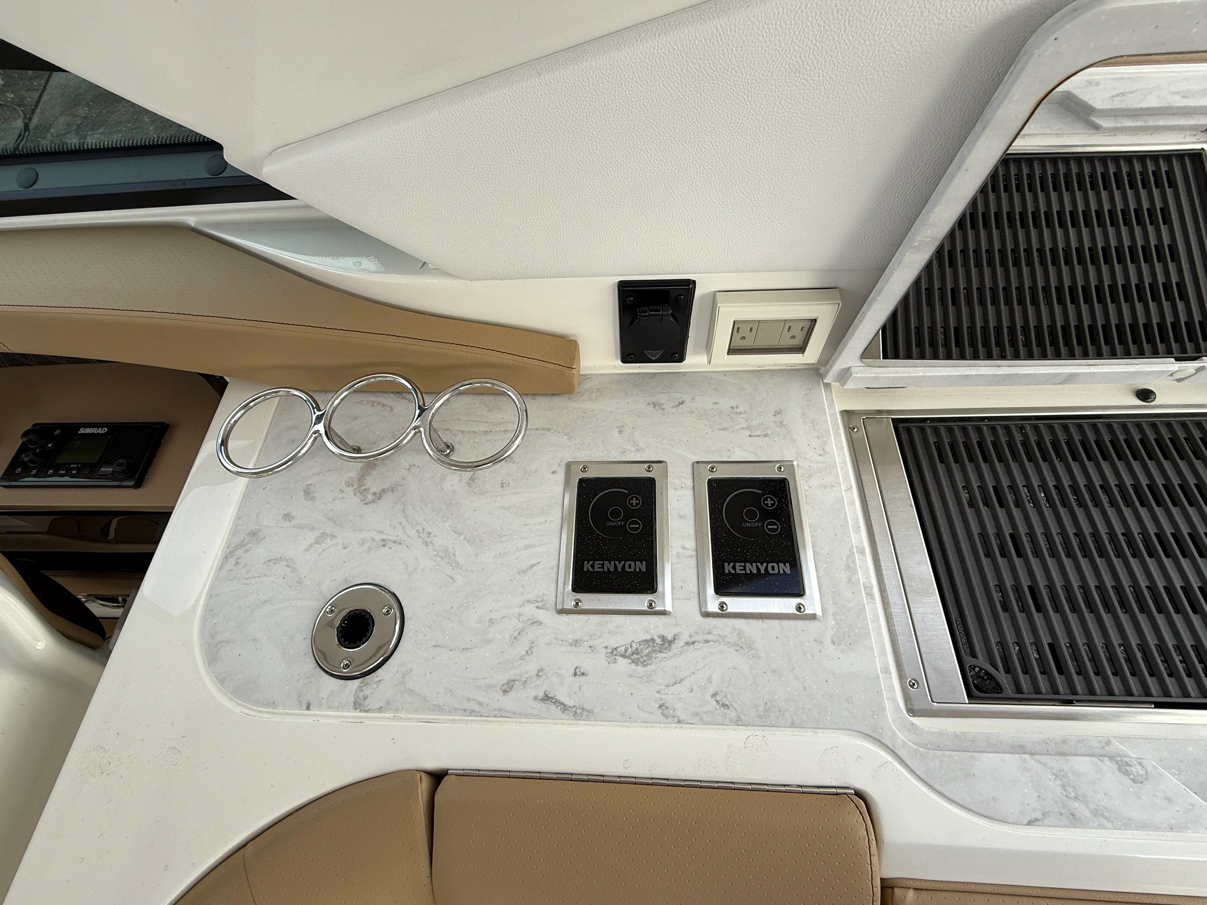 2026 Sea Ray SLX 400 Outboard Image Thumbnail #14