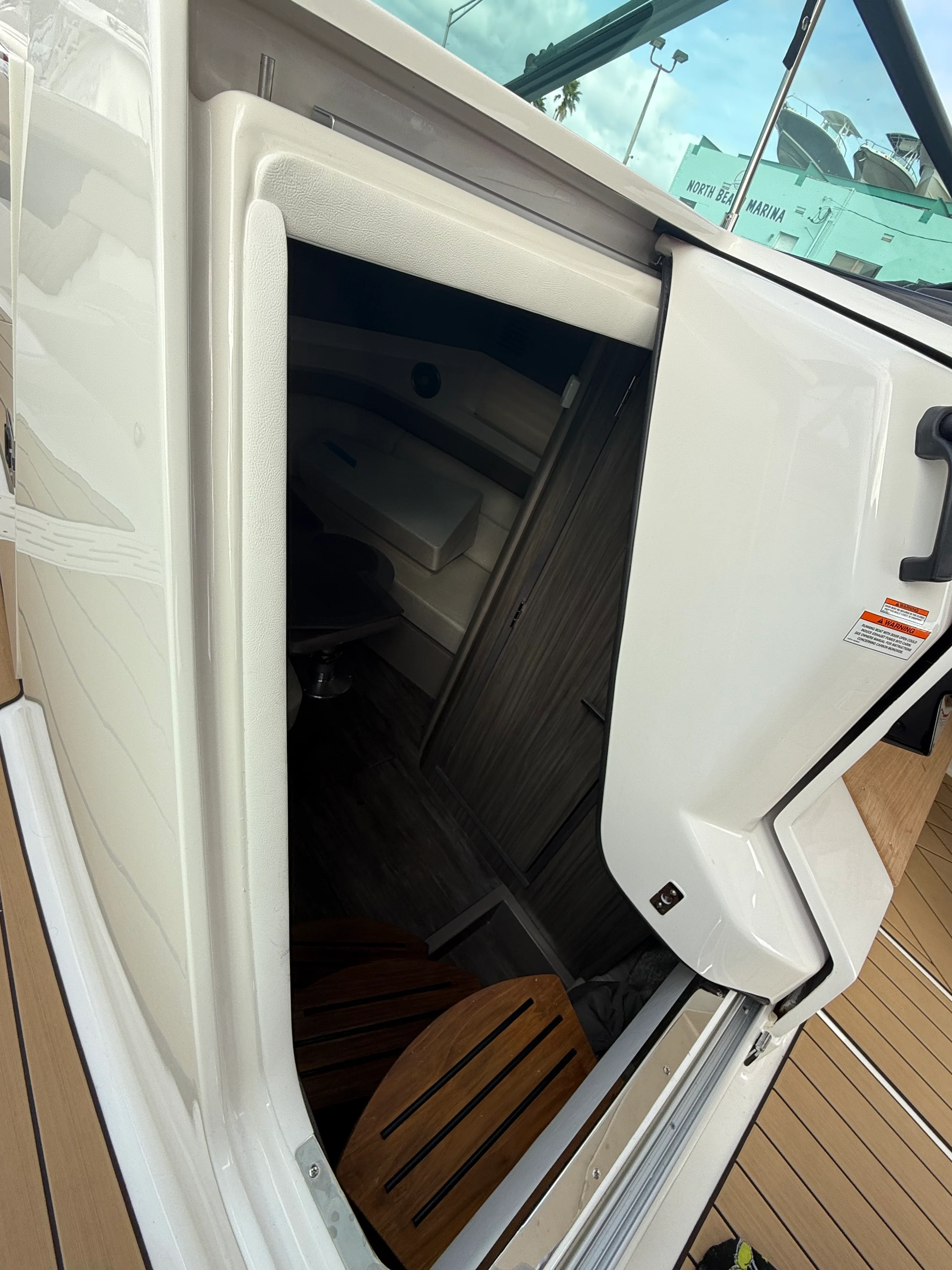 2026 Sea Ray SLX 400 Outboard Image Thumbnail #32