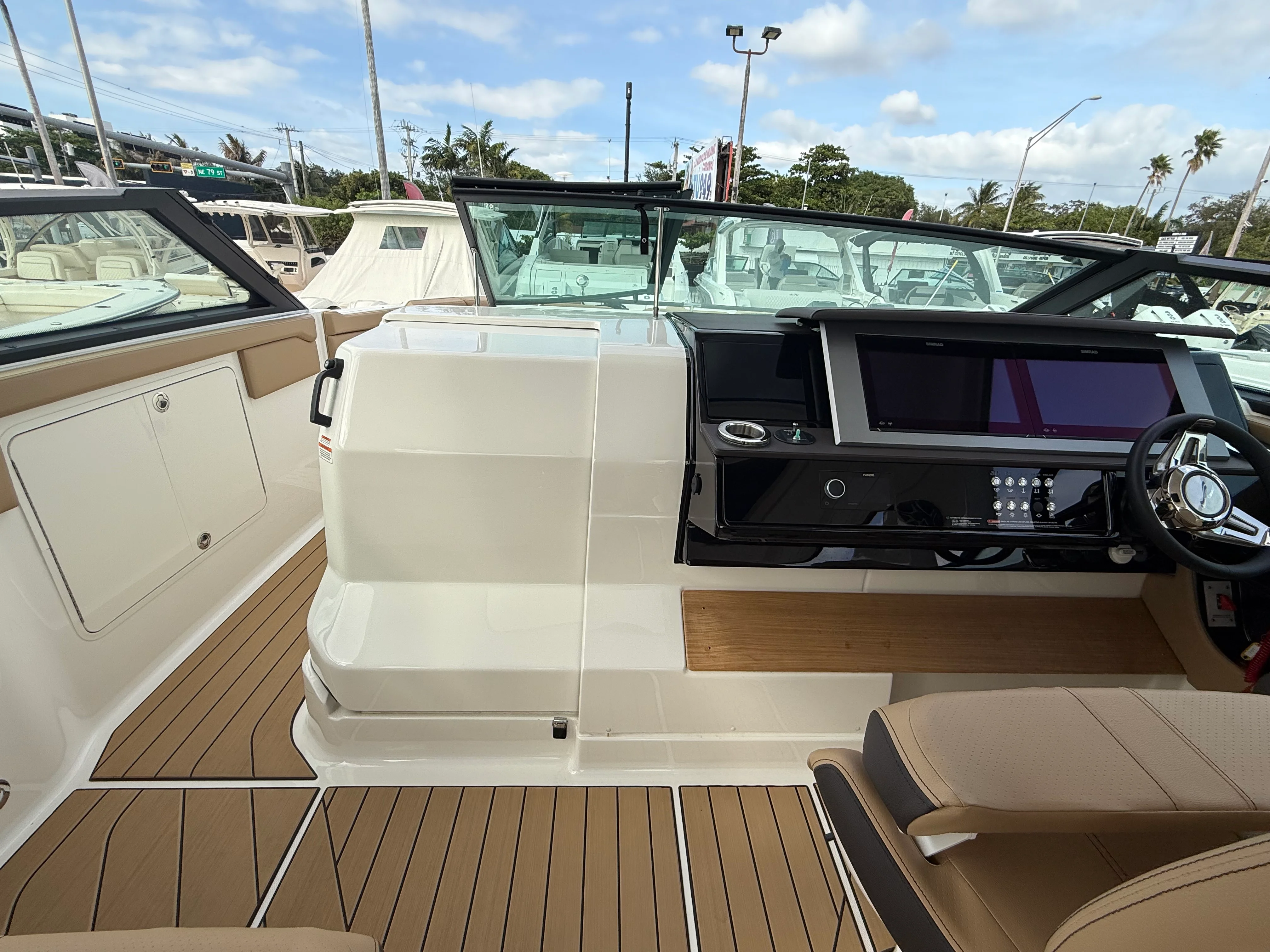 2026 Sea Ray SLX 400 Outboard Image Thumbnail #23