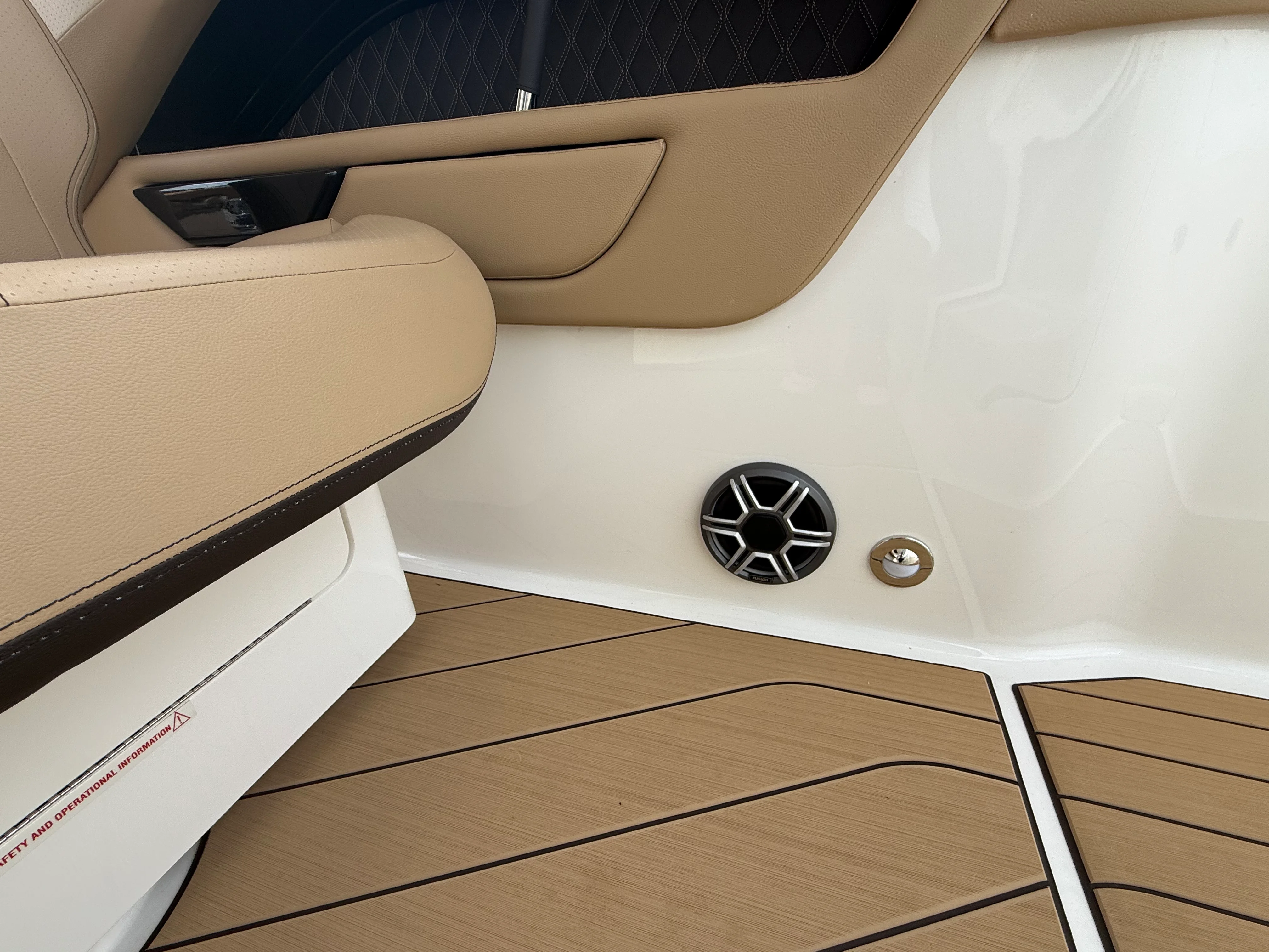 2026 Sea Ray SLX 400 Outboard Image Thumbnail #25