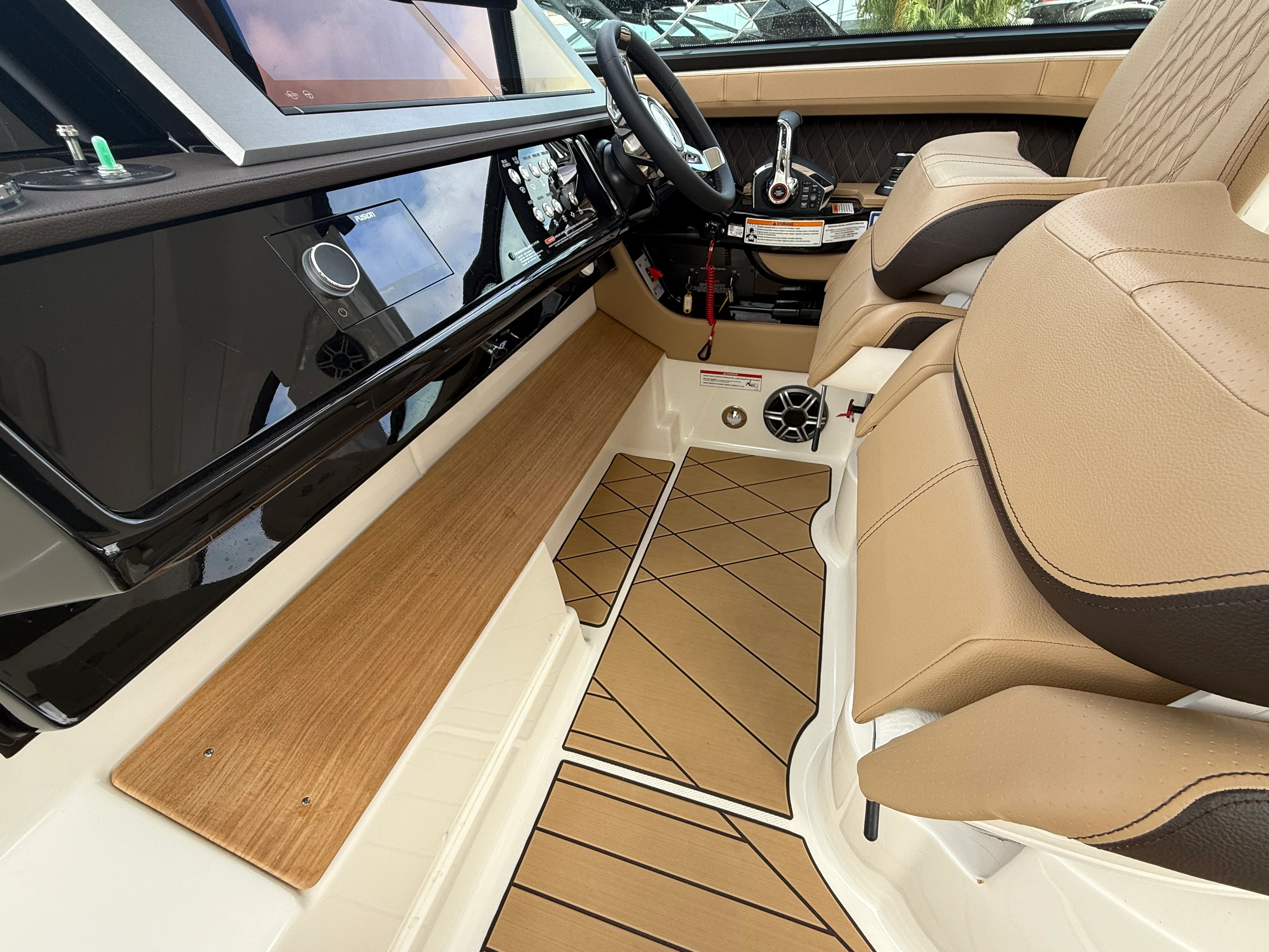 2026 Sea Ray SLX 400 Outboard Image Thumbnail #22