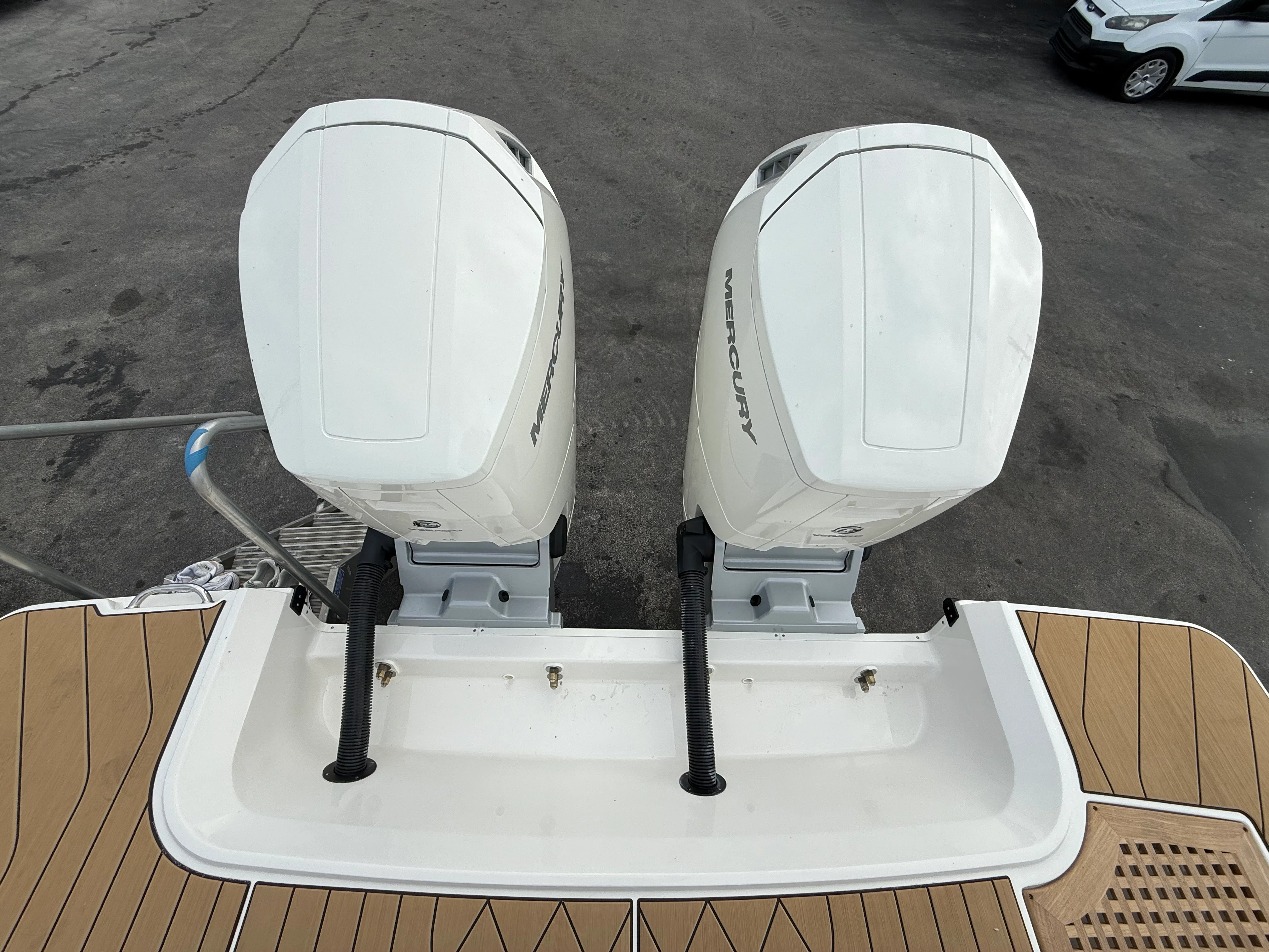 2026 Sea Ray SLX 400 Outboard Image Thumbnail #3