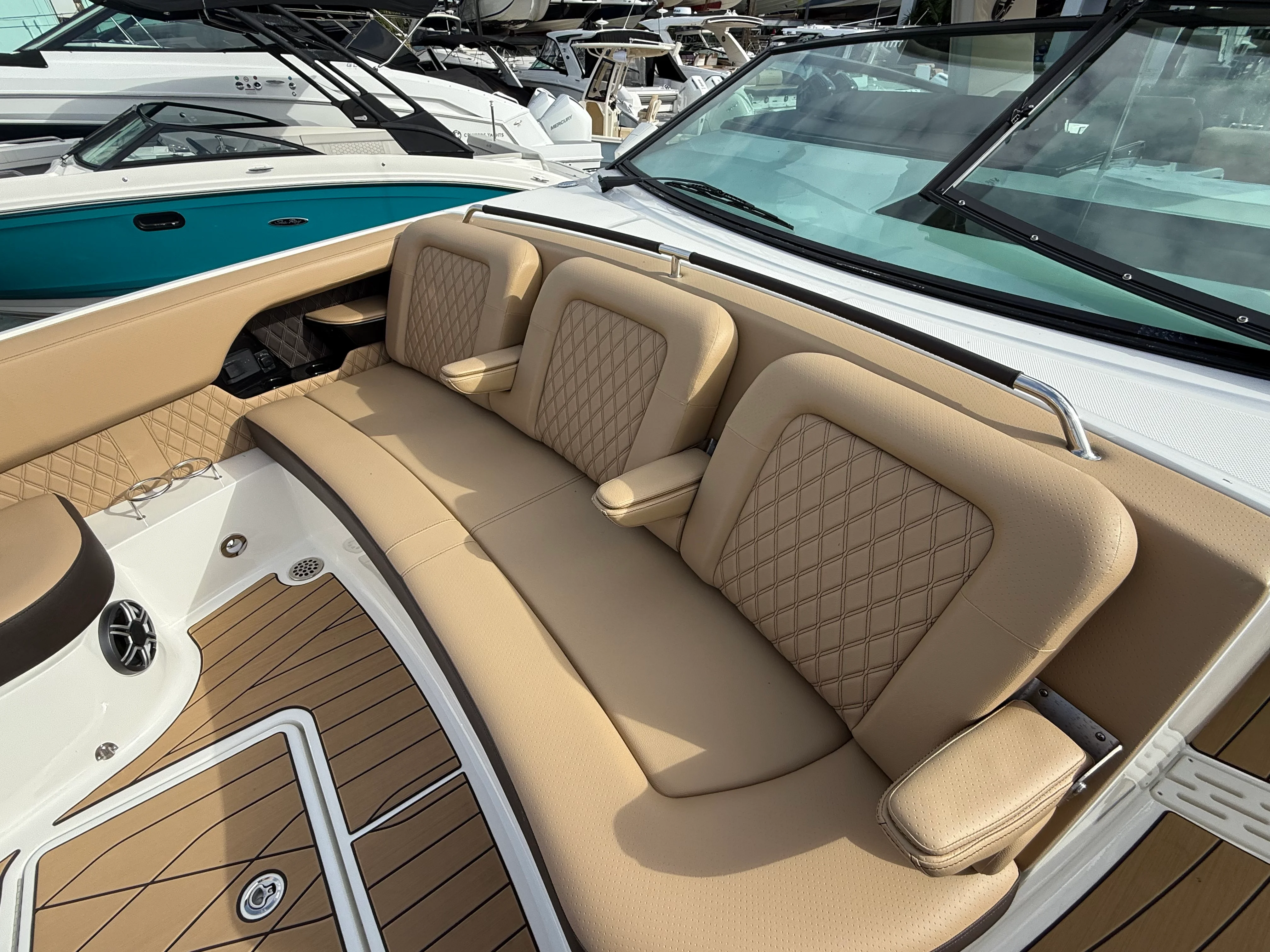 2026 Sea Ray SLX 400 Outboard Image Thumbnail #43