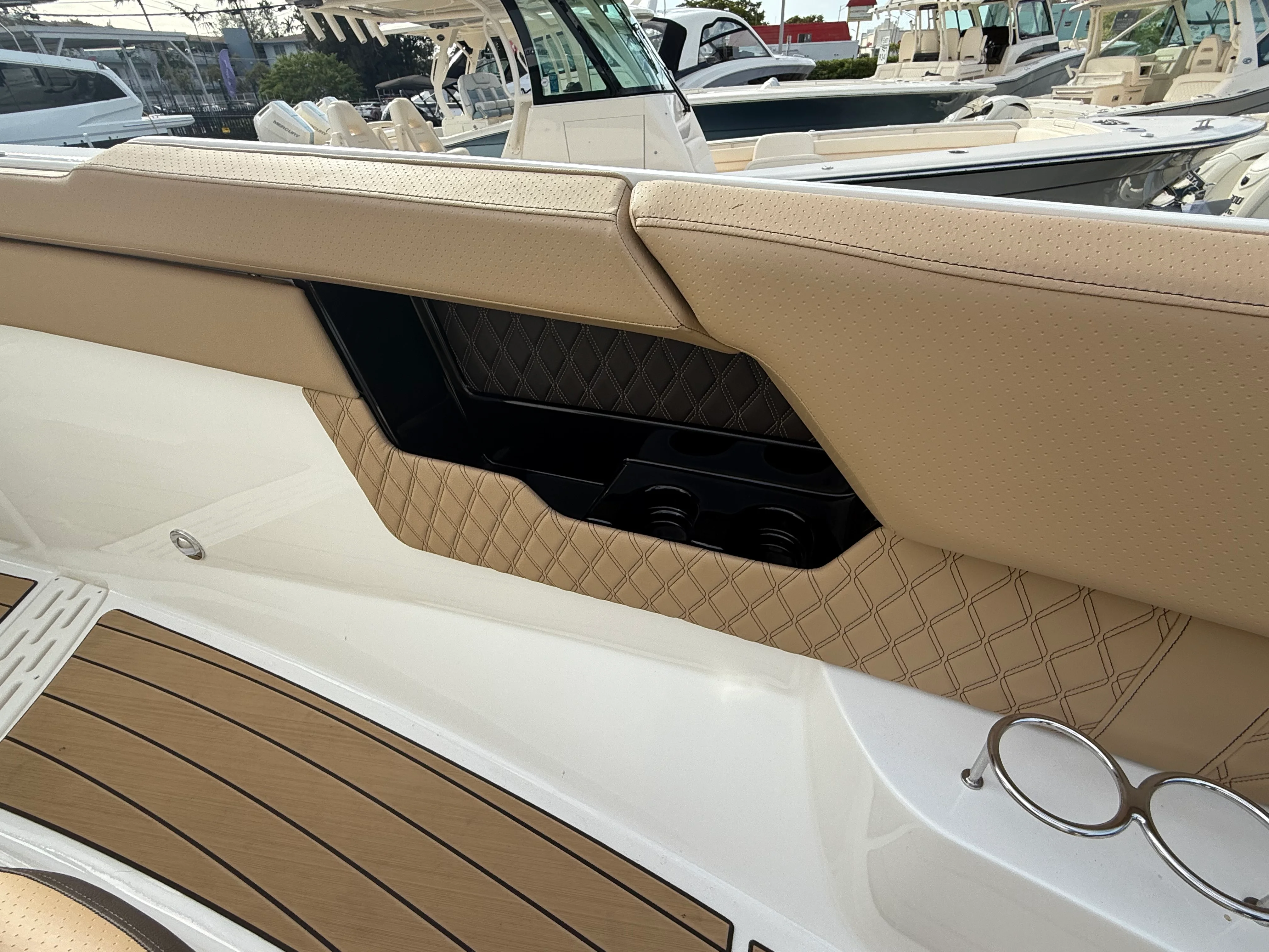 2026 Sea Ray SLX 400 Outboard Image Thumbnail #41