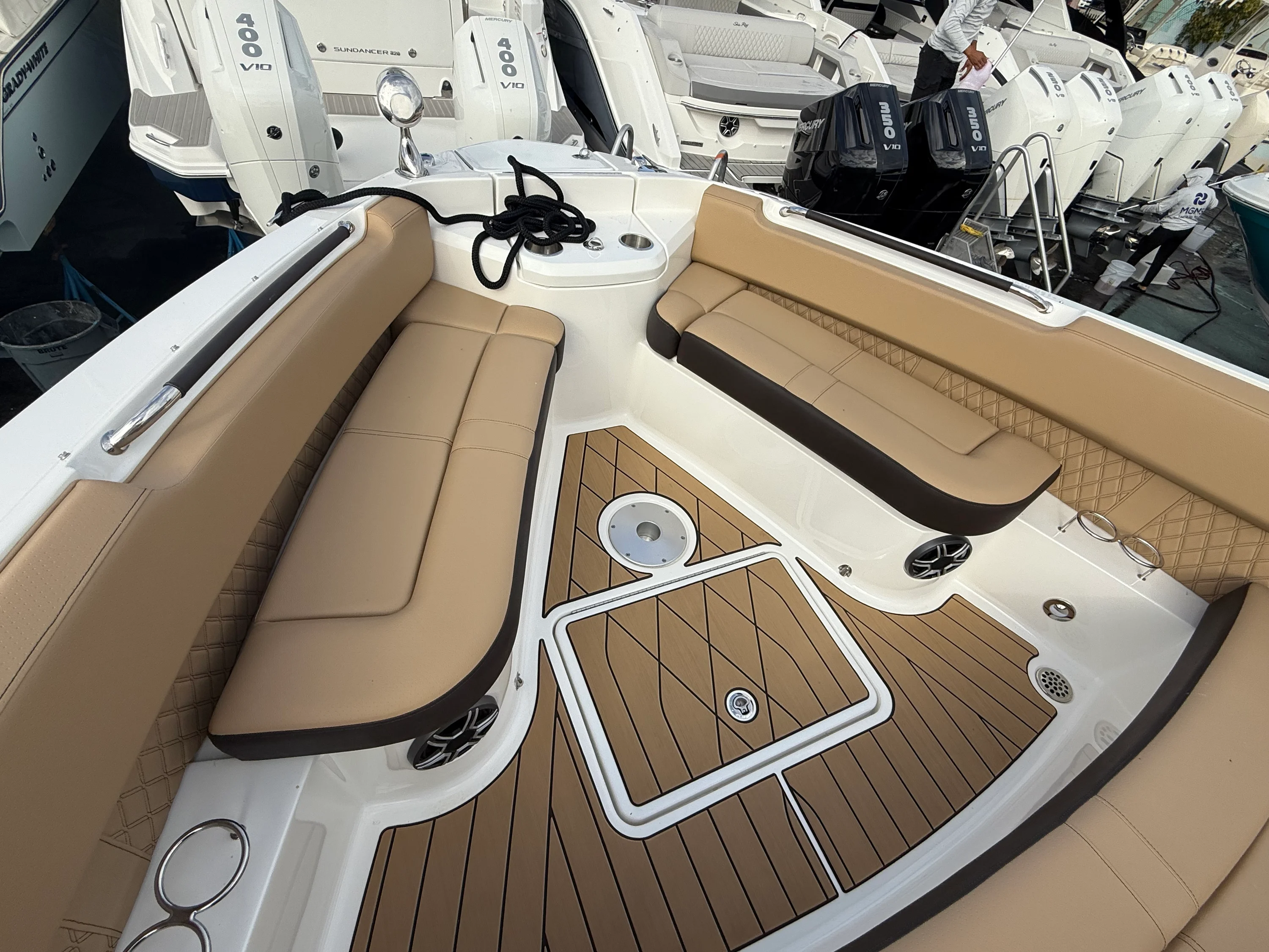 2026 Sea Ray SLX 400 Outboard Image Thumbnail #36