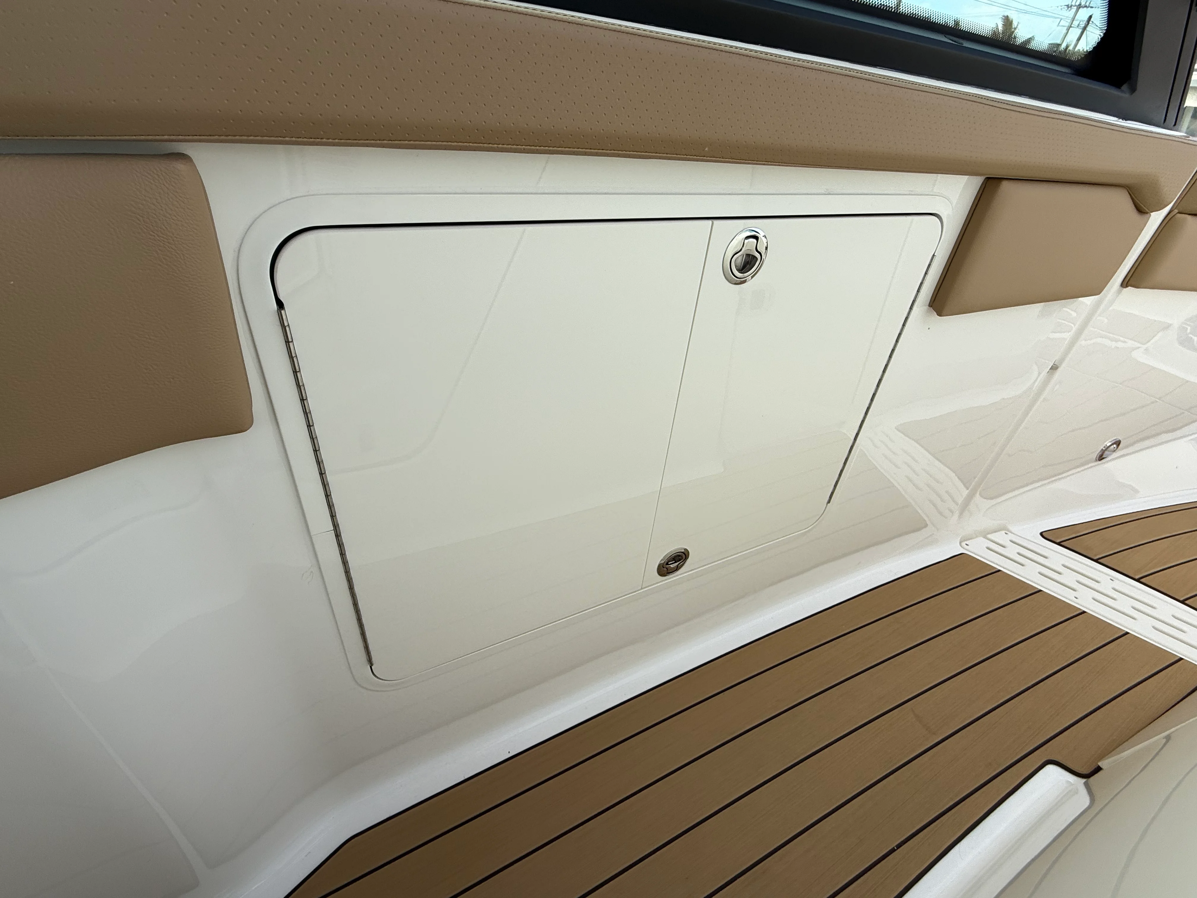 2026 Sea Ray SLX 400 Outboard Image Thumbnail #11