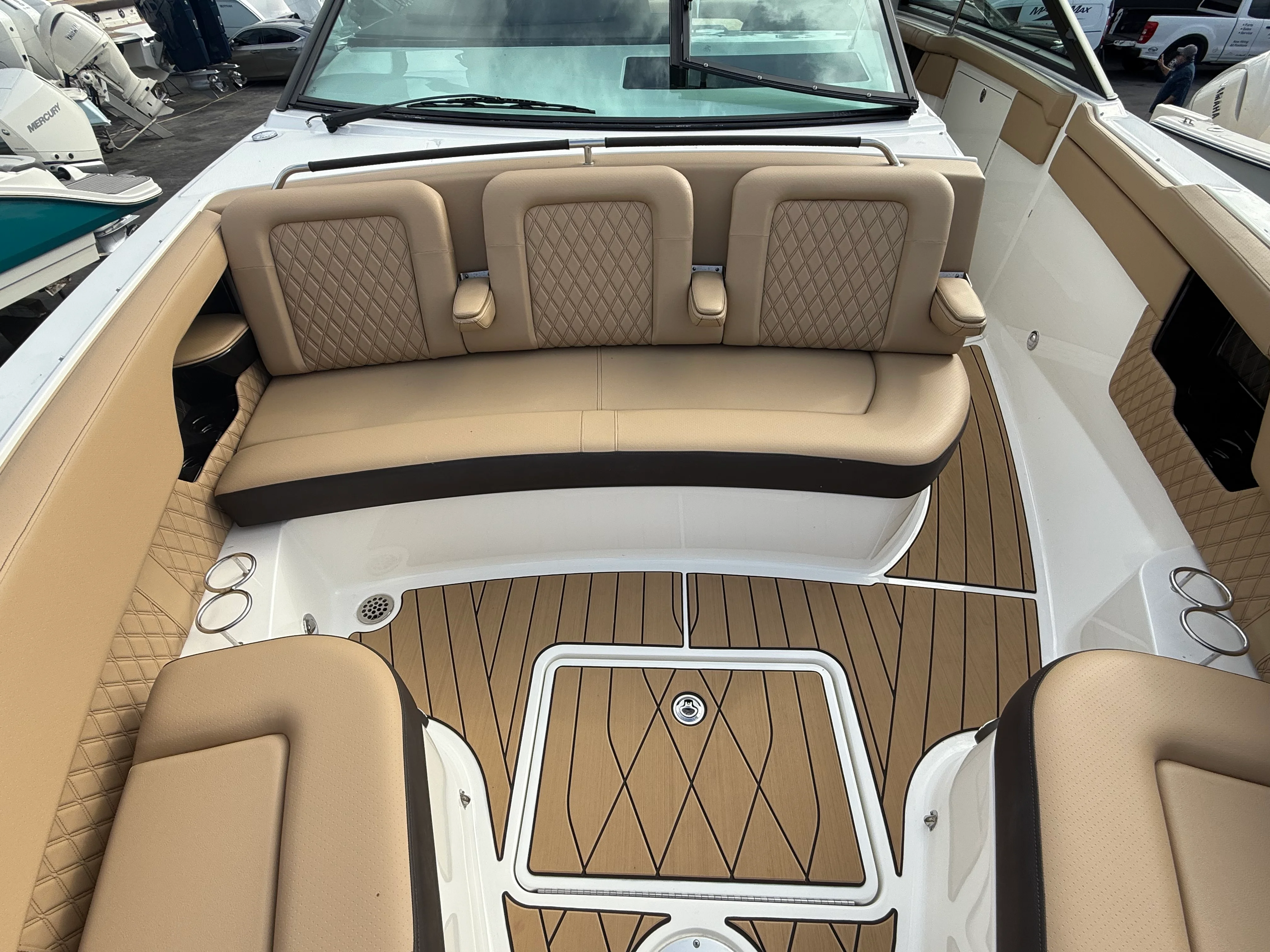 2026 Sea Ray SLX 400 Outboard Image Thumbnail #37