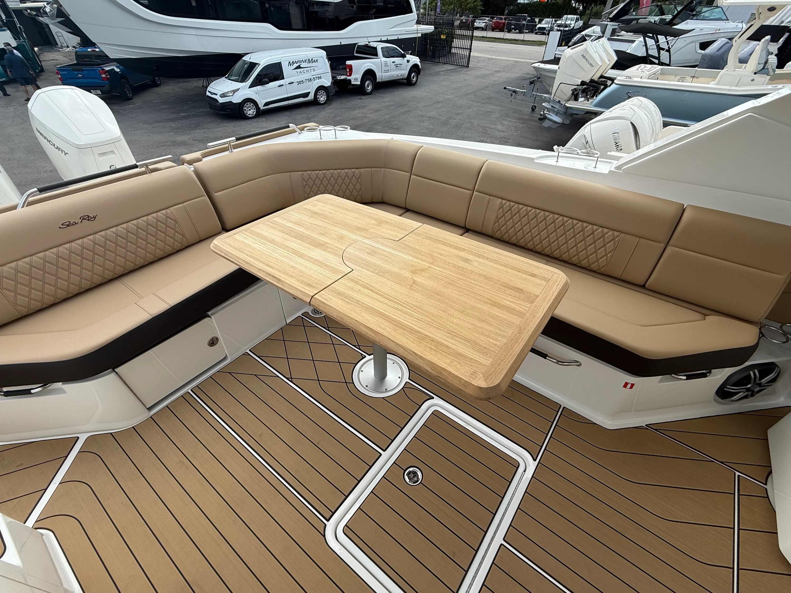 2026 Sea Ray SLX 400 Outboard Image Thumbnail #8