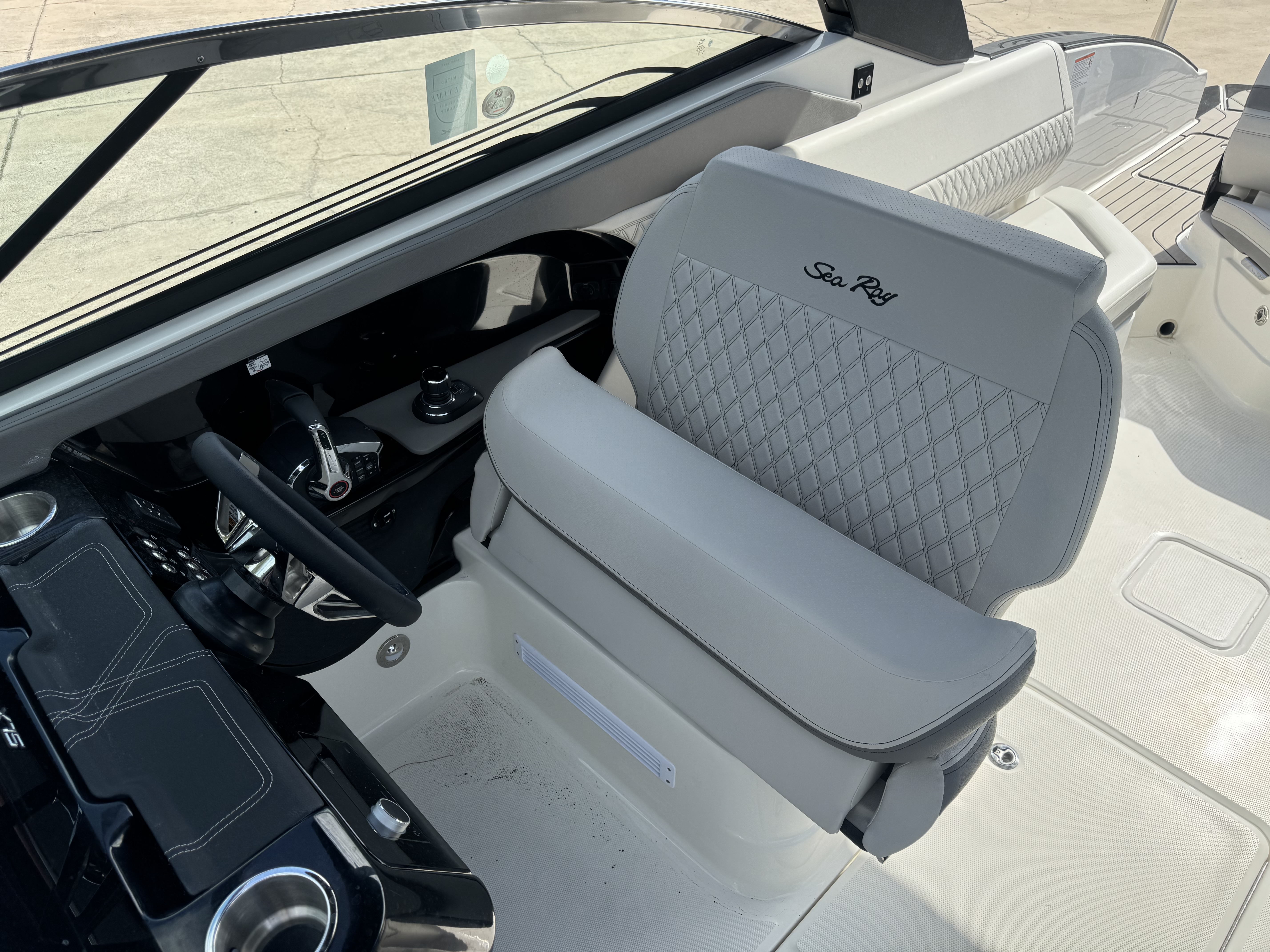 2026 Sea Ray SLX 280 Outboard Image Thumbnail #12