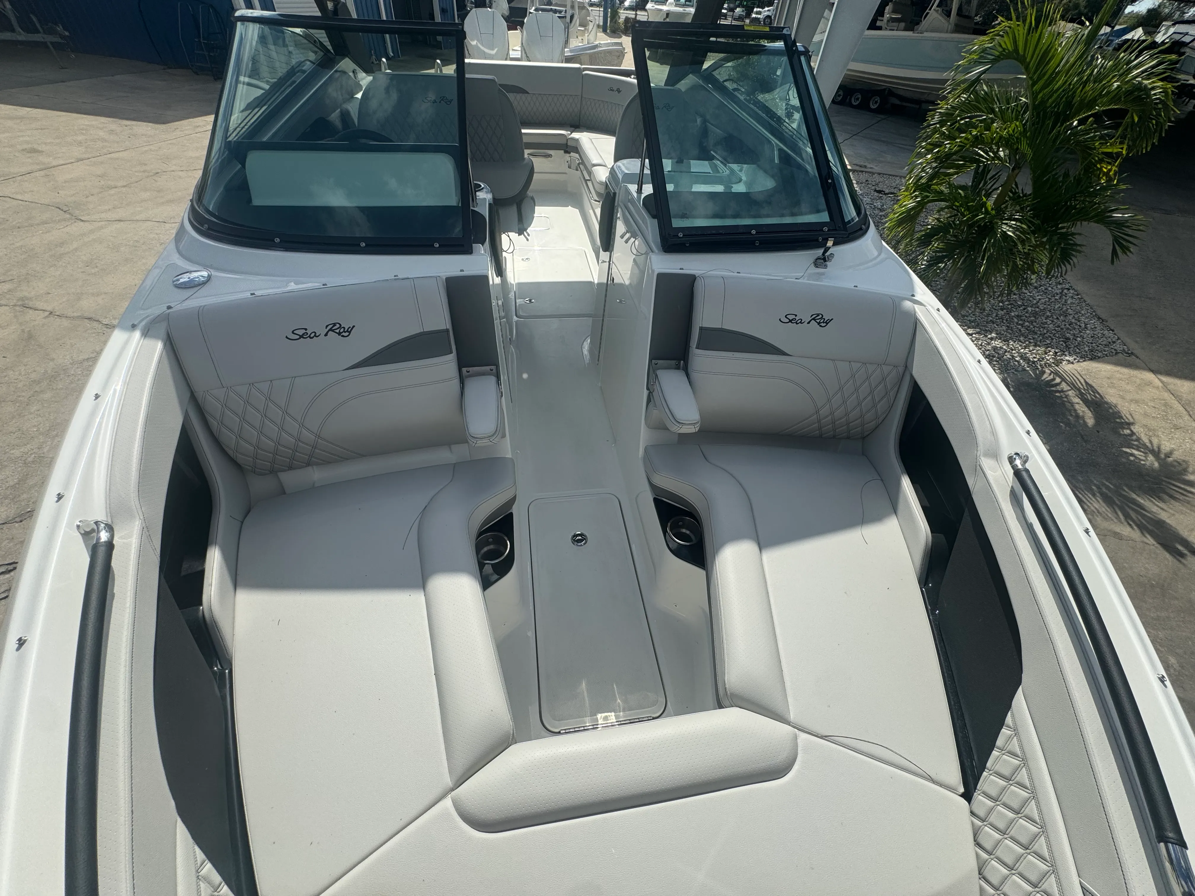 2026 Sea Ray SLX 280 Outboard Image Thumbnail #17