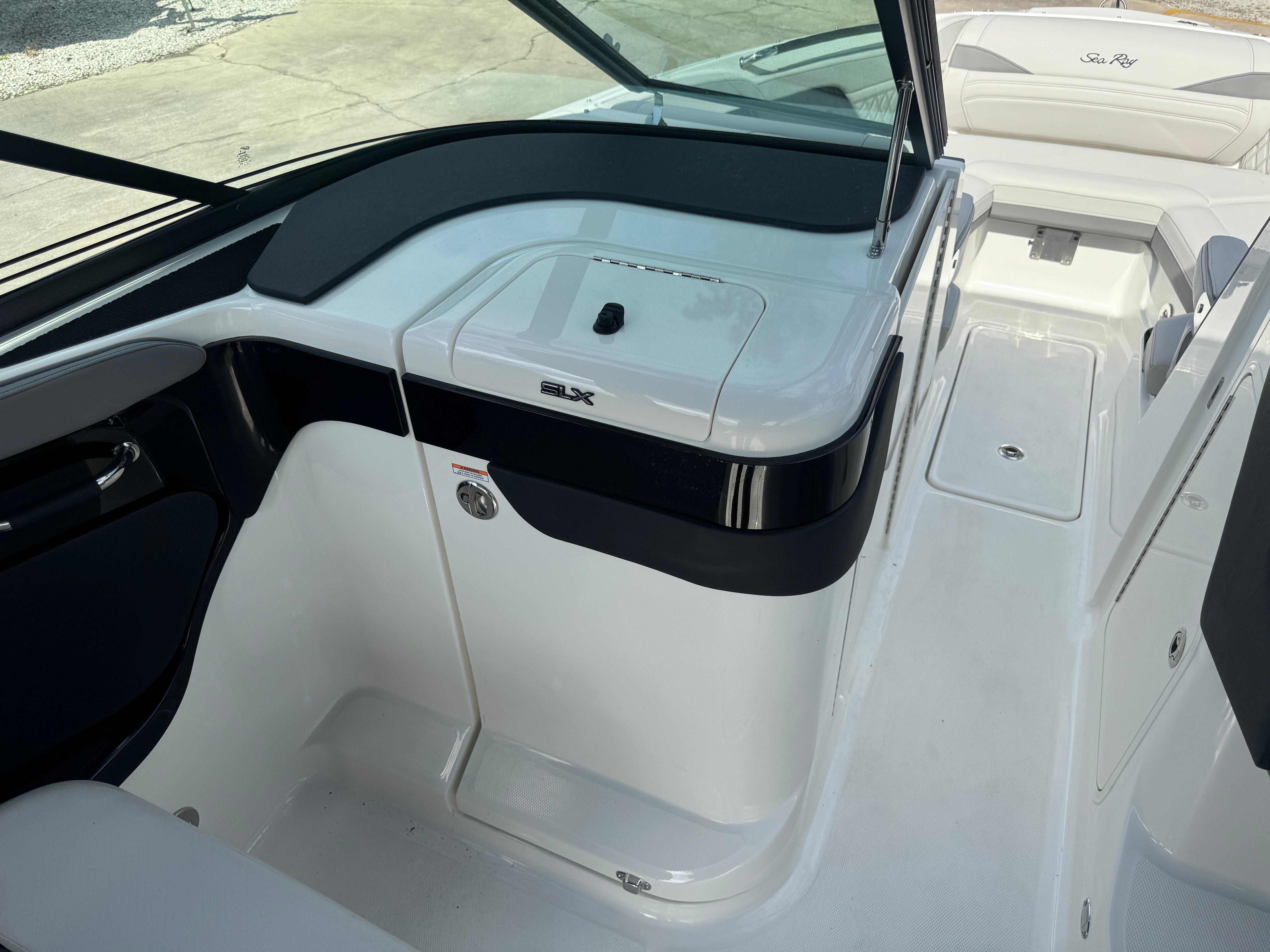 2026 Sea Ray SLX 280 Outboard Image Thumbnail #18