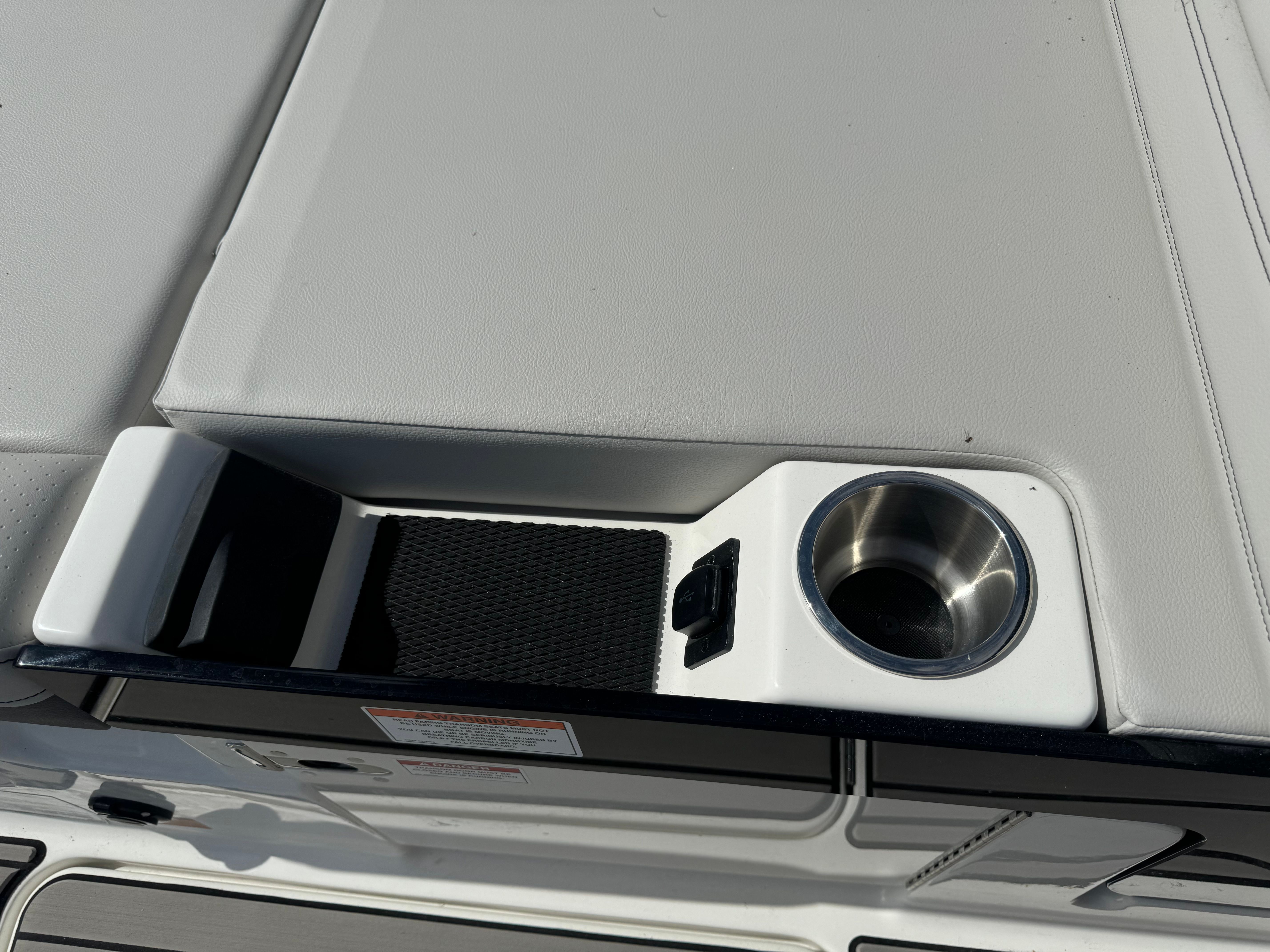 2026 Sea Ray SLX 280 Outboard Image Thumbnail #9