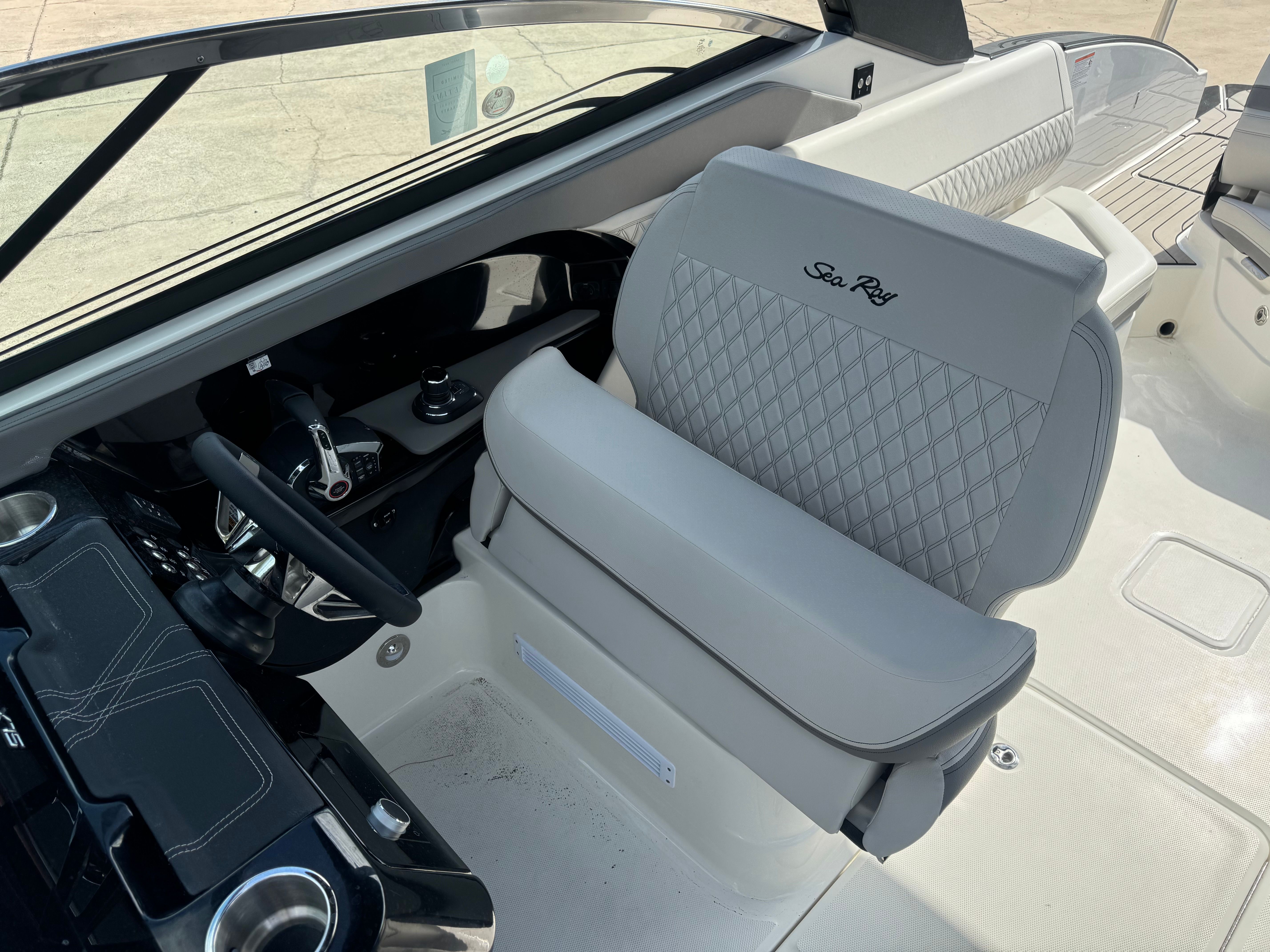 2026 Sea Ray SLX 280 Outboard Image Thumbnail #12