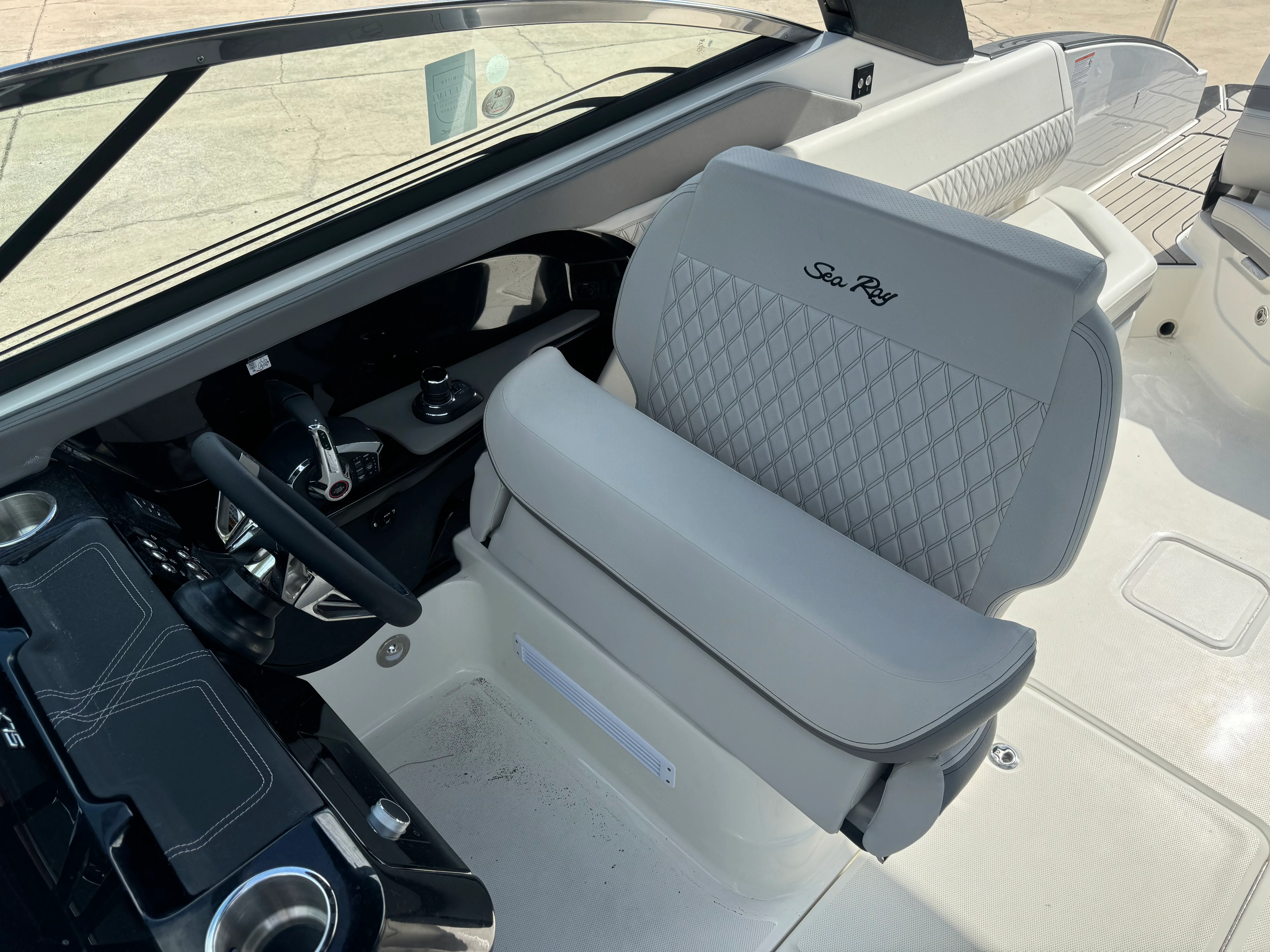 2026 Sea Ray SLX 280 Outboard Image Thumbnail #12