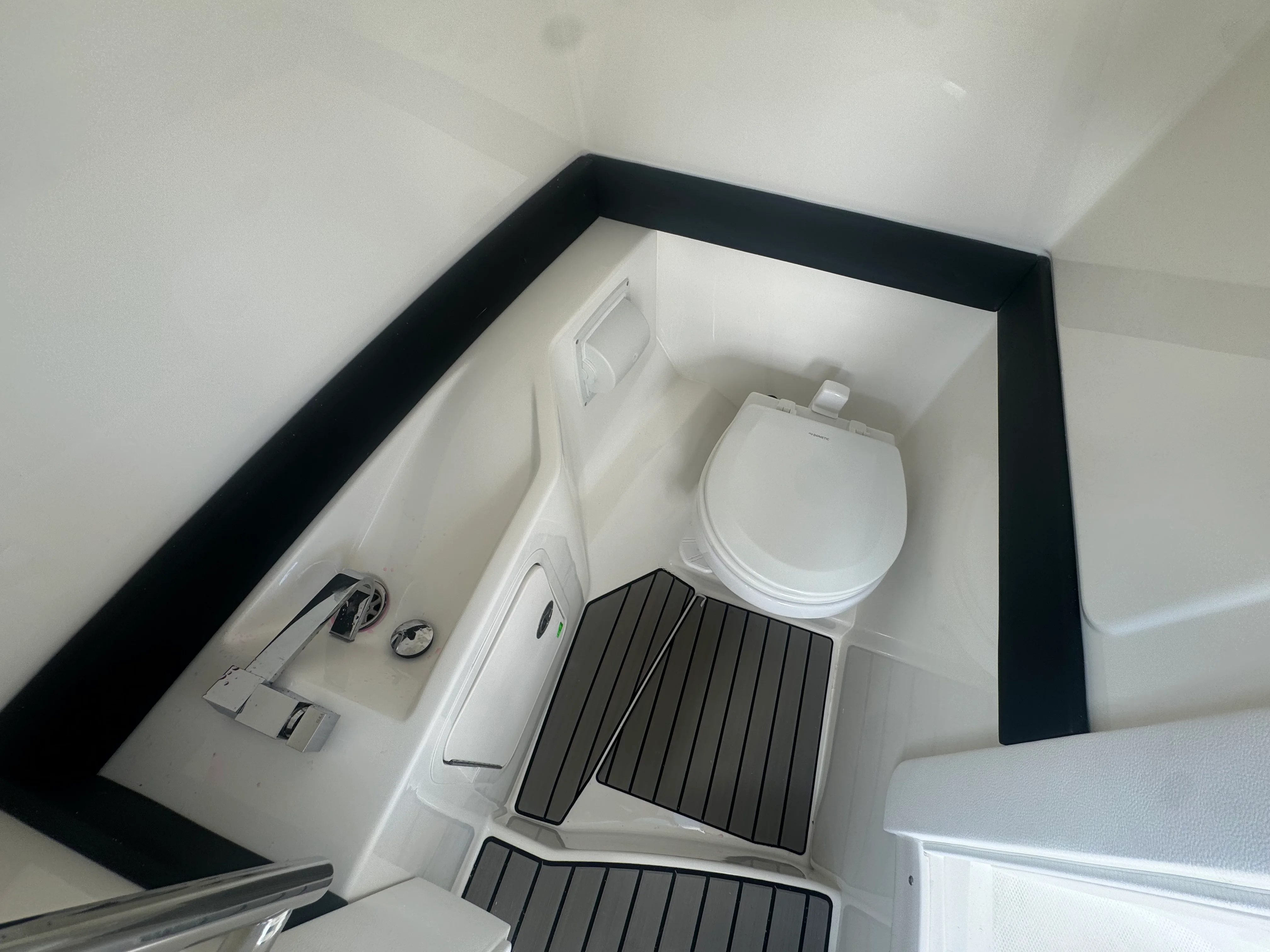 2026 Sea Ray SLX 280 Outboard Image Thumbnail #20