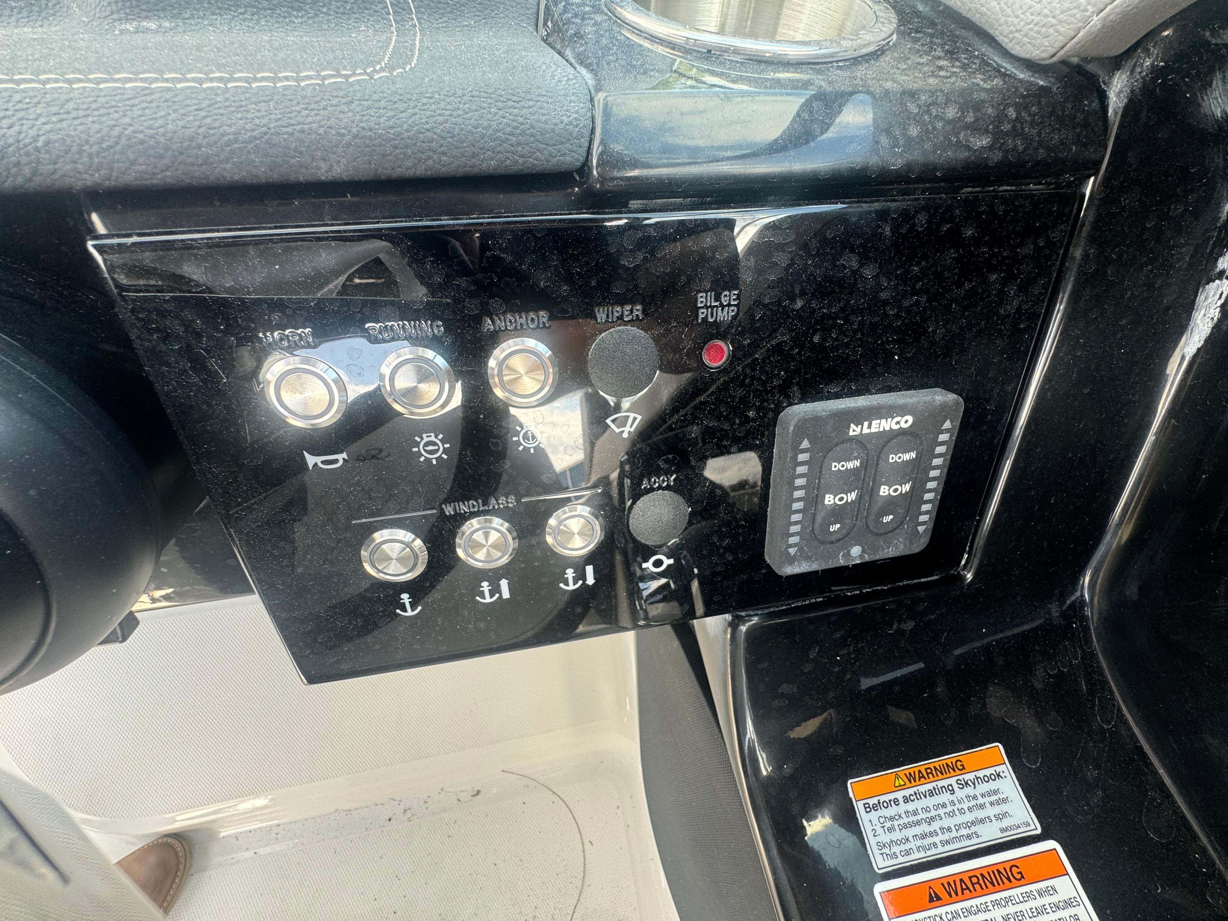 2026 Sea Ray SLX 280 Outboard Image Thumbnail #15