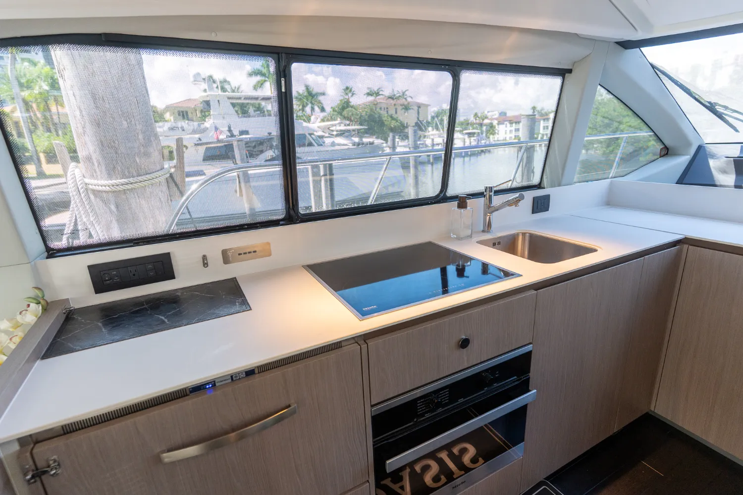 2022 Azimut 50 FLYBRIDGE Image Thumbnail #18