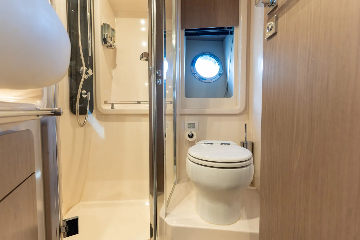2022 Azimut 50 FLYBRIDGE Image Thumbnail #21