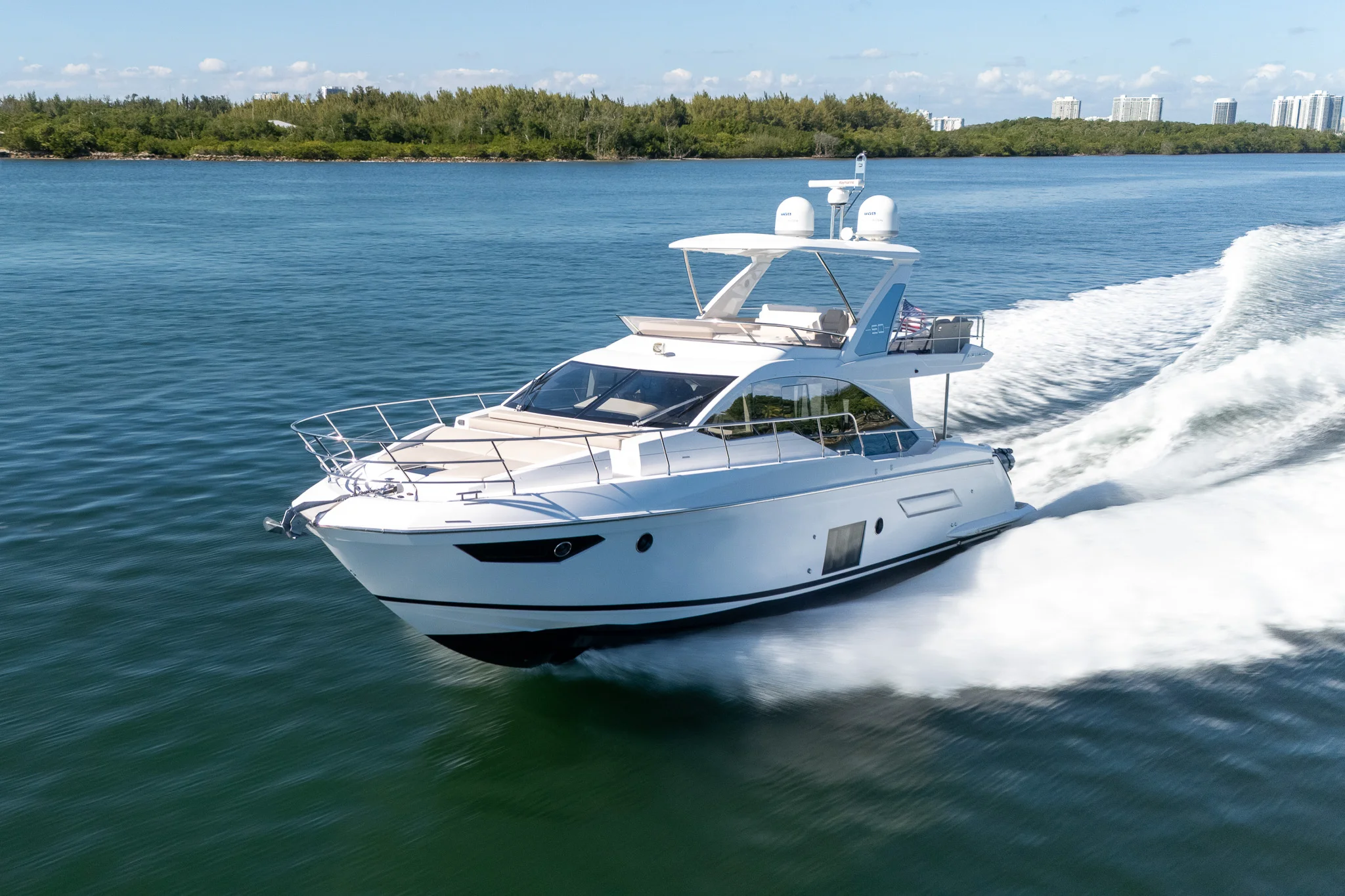 2022 Azimut 50 FLYBRIDGE Image Thumbnail #3