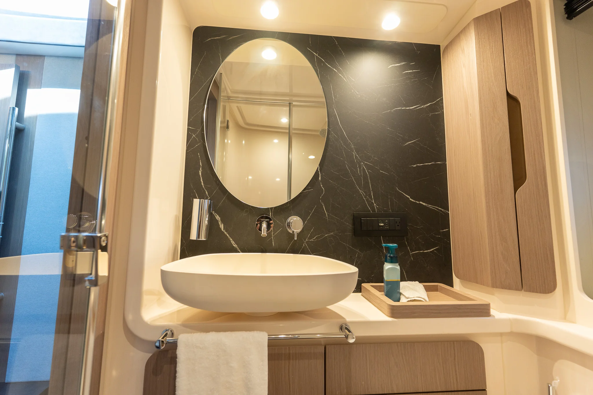 2022 Azimut 50 FLYBRIDGE Image Thumbnail #32