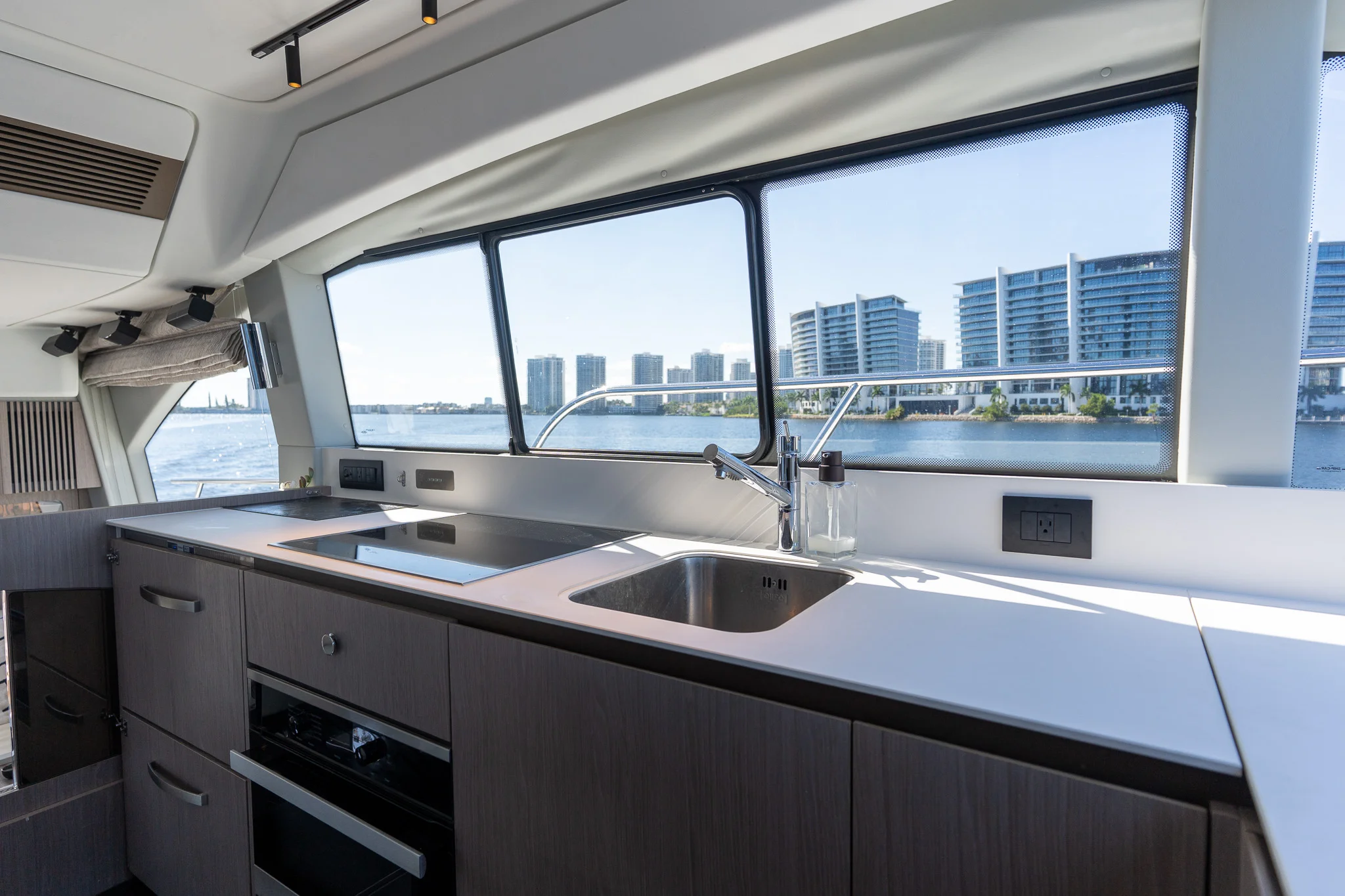 2022 Azimut 50 FLYBRIDGE Image Thumbnail #75