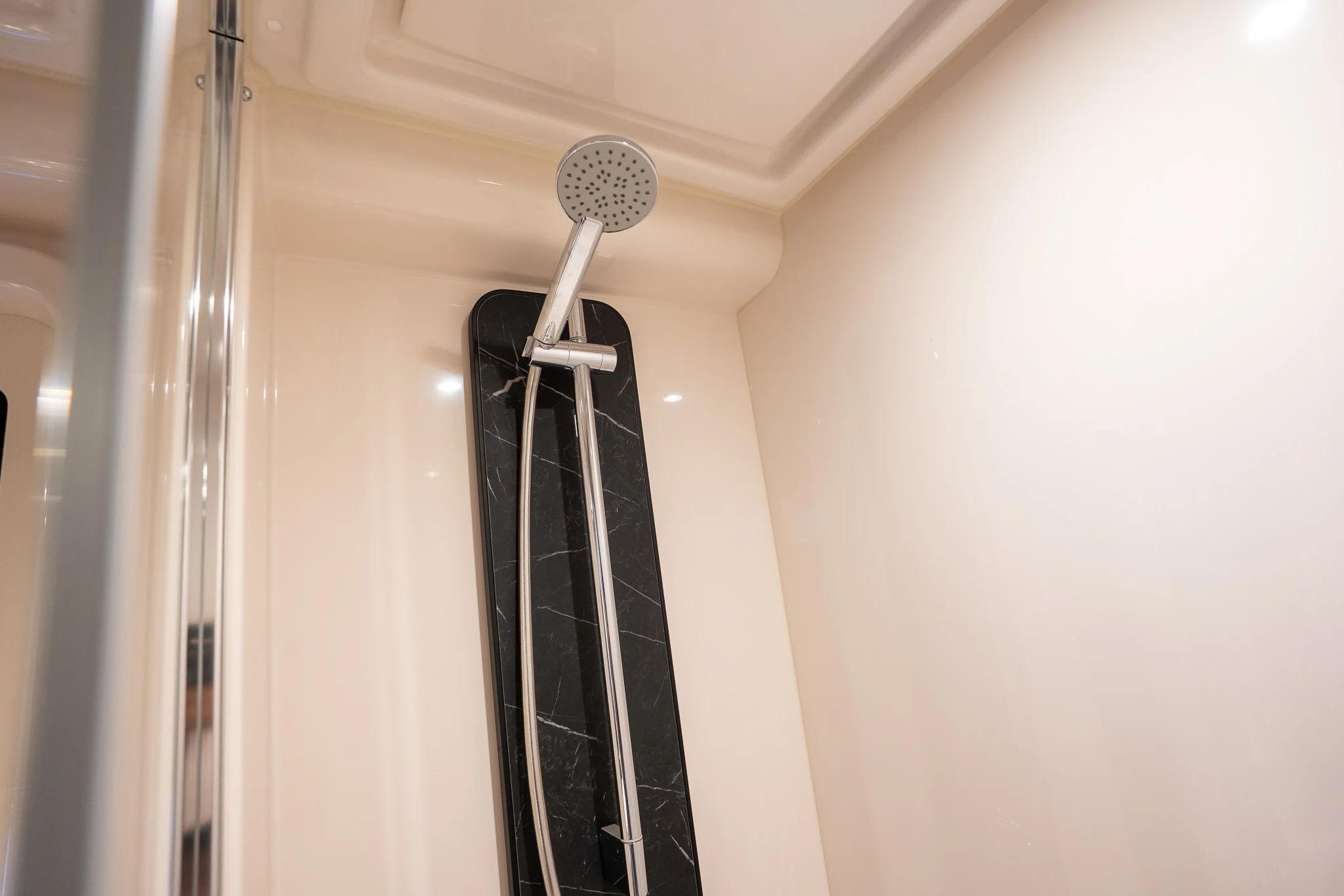 2022 Azimut 50 FLYBRIDGE Image Thumbnail #31